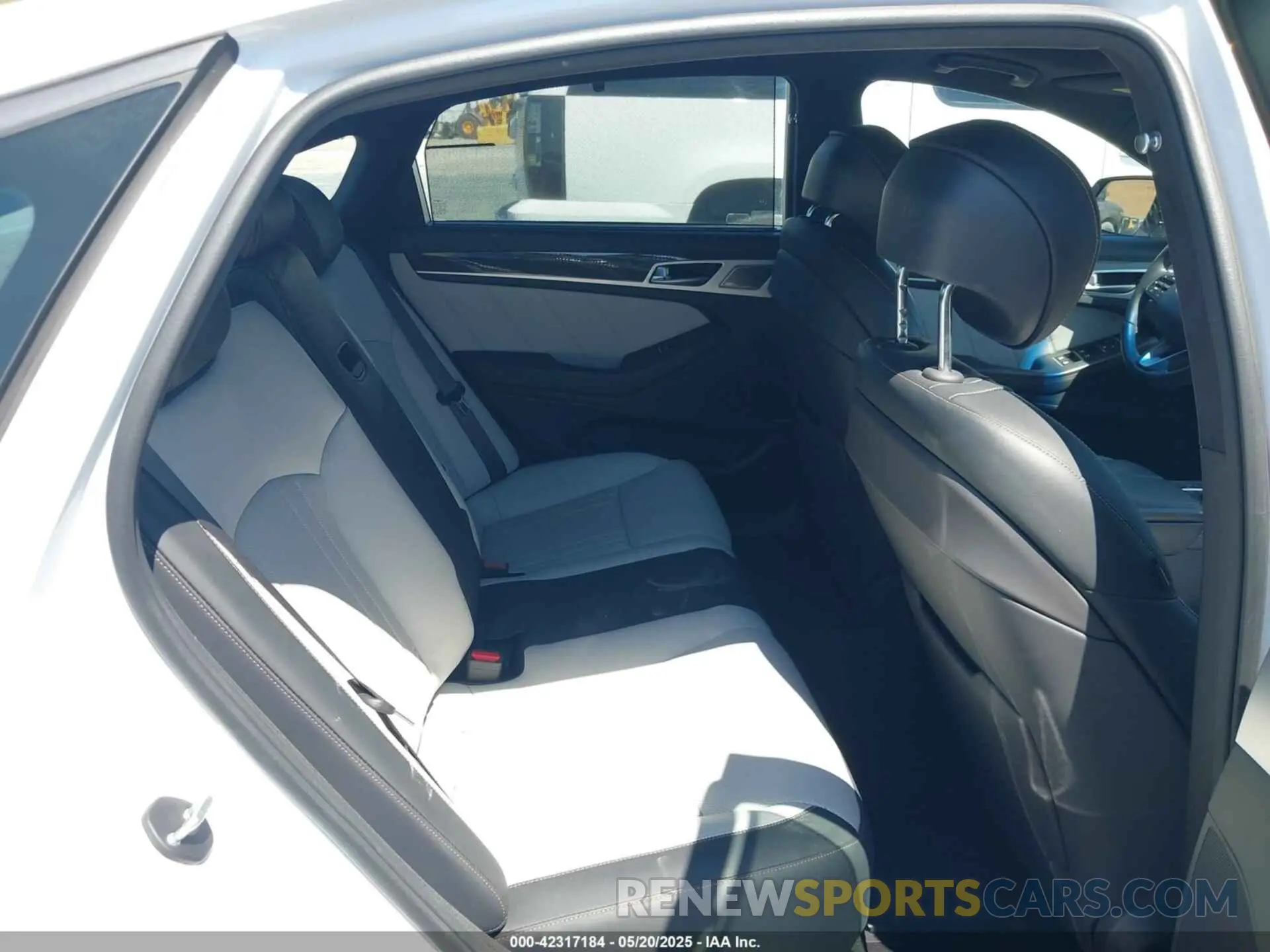 8 Photograph of a damaged car KMTFN4JB5KU326120 GENESIS G80 2019