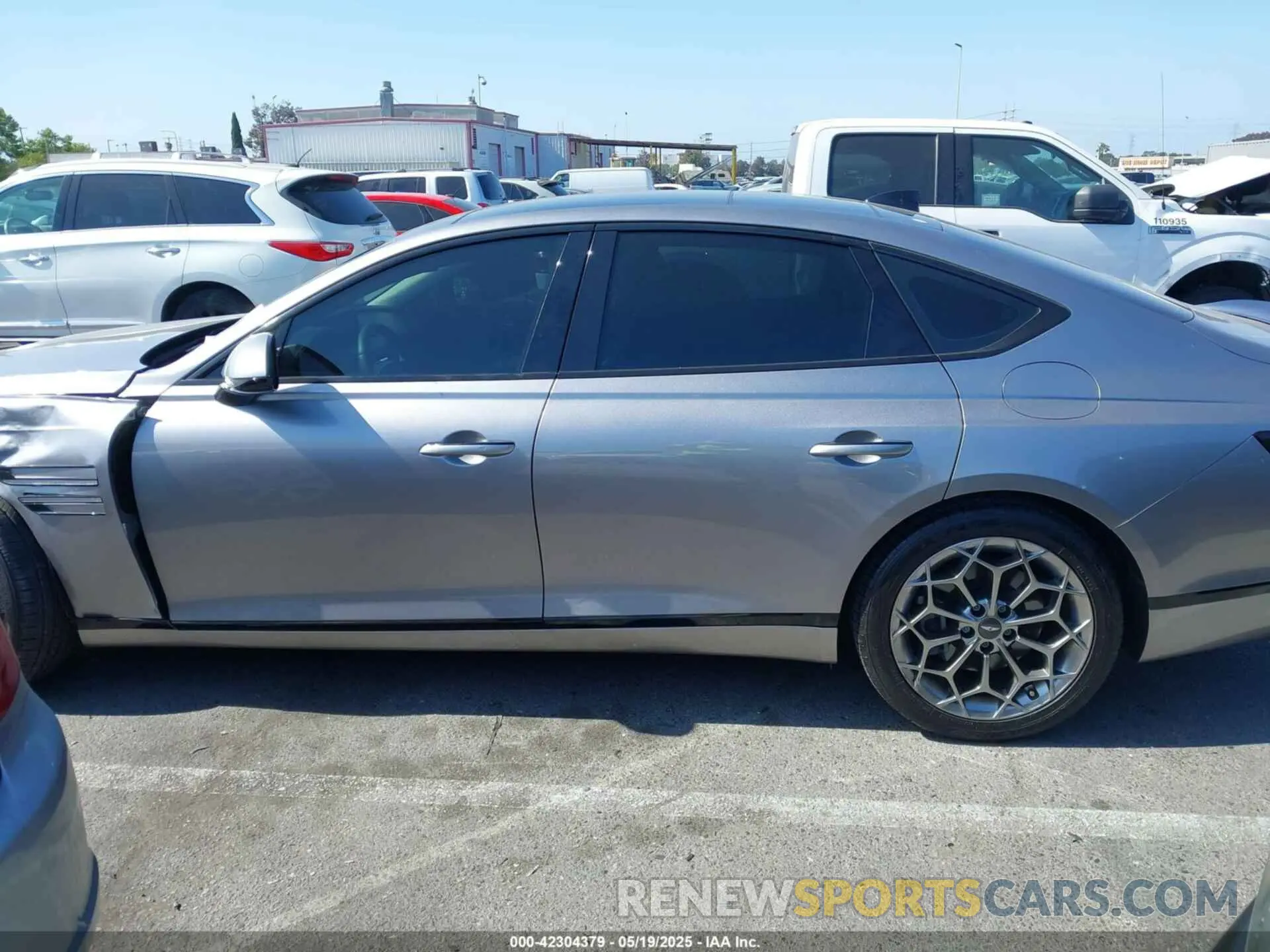 14 Photograph of a damaged car KMTGB4SC7MU046660 GENESIS G80 2021