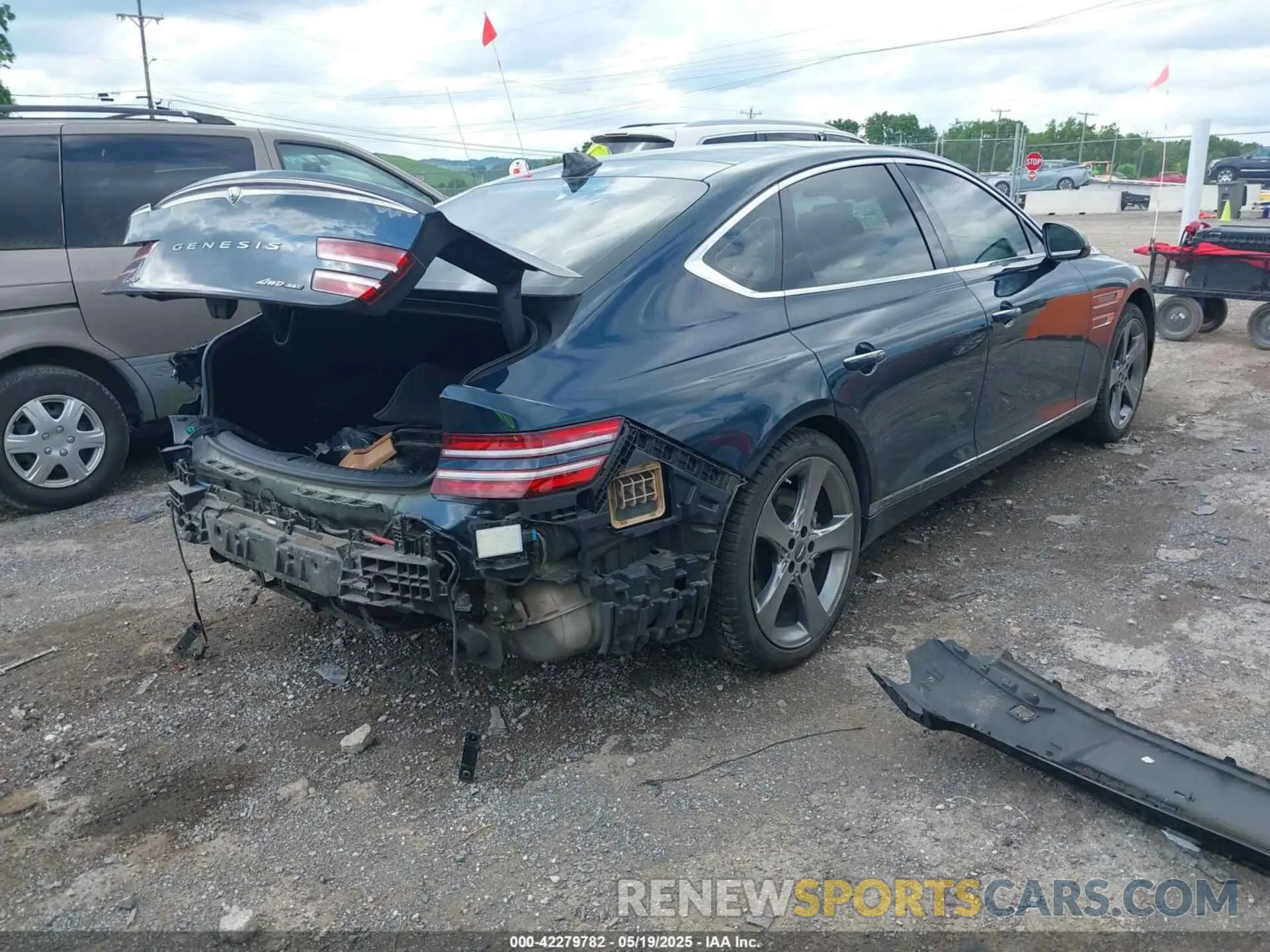 4 Photograph of a damaged car KMTGC4SD0MU081577 GENESIS G80 2021