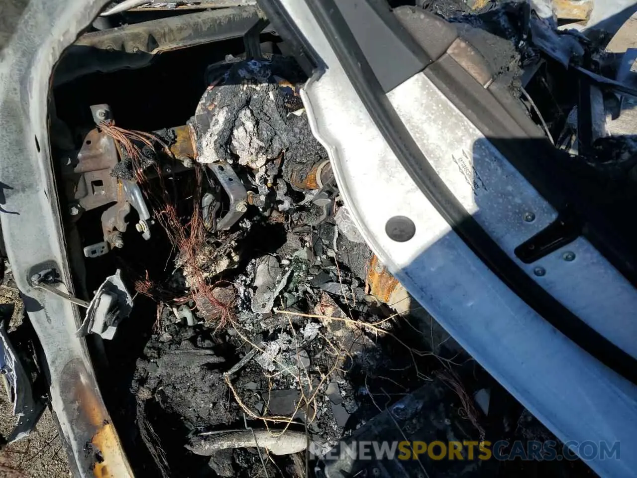 9 Photograph of a damaged car KMTGB4SC5NU130025 GENESIS G80 2022