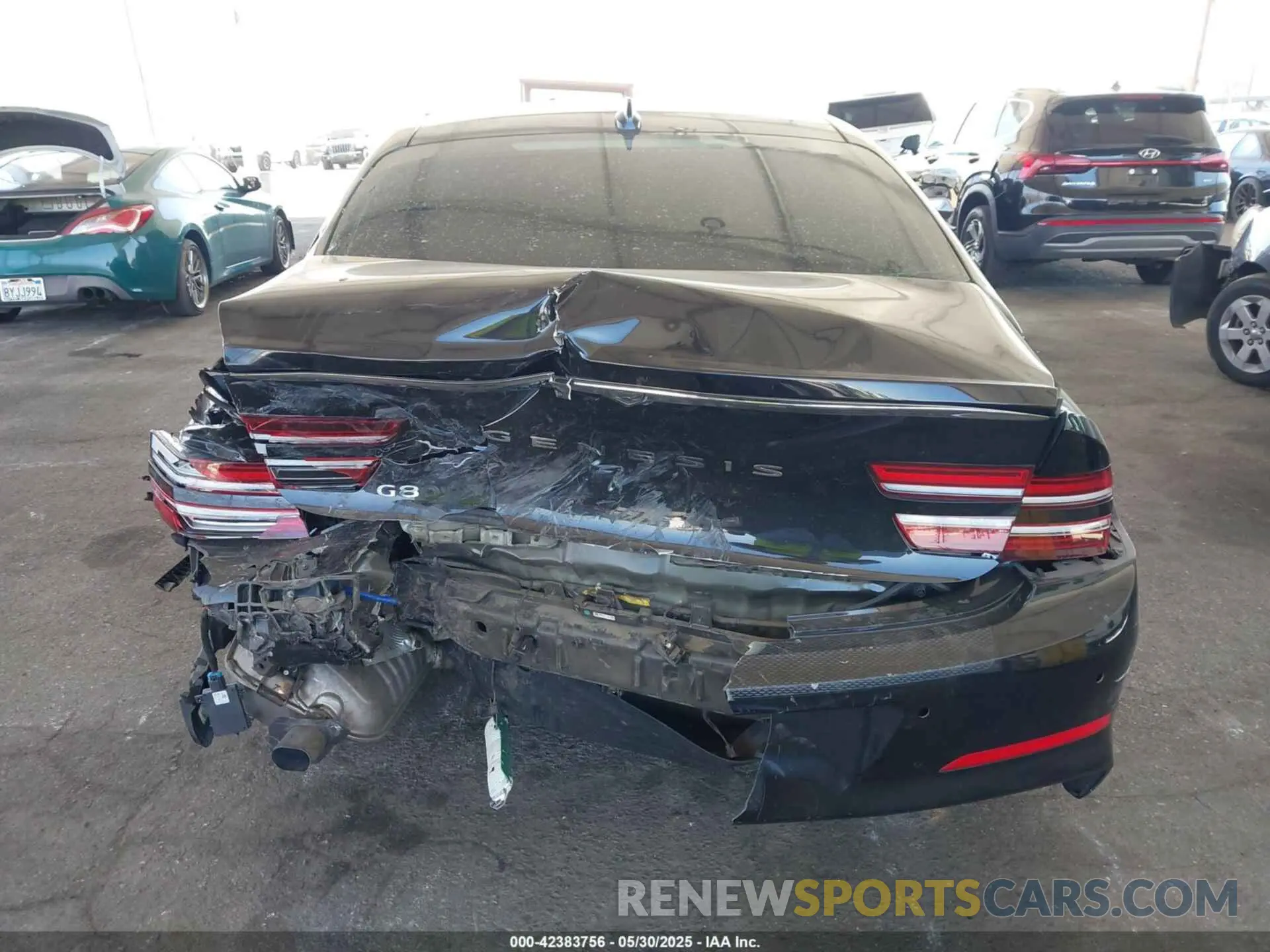 16 Photograph of a damaged car KMTGB4SC8NU112618 GENESIS G80 2022