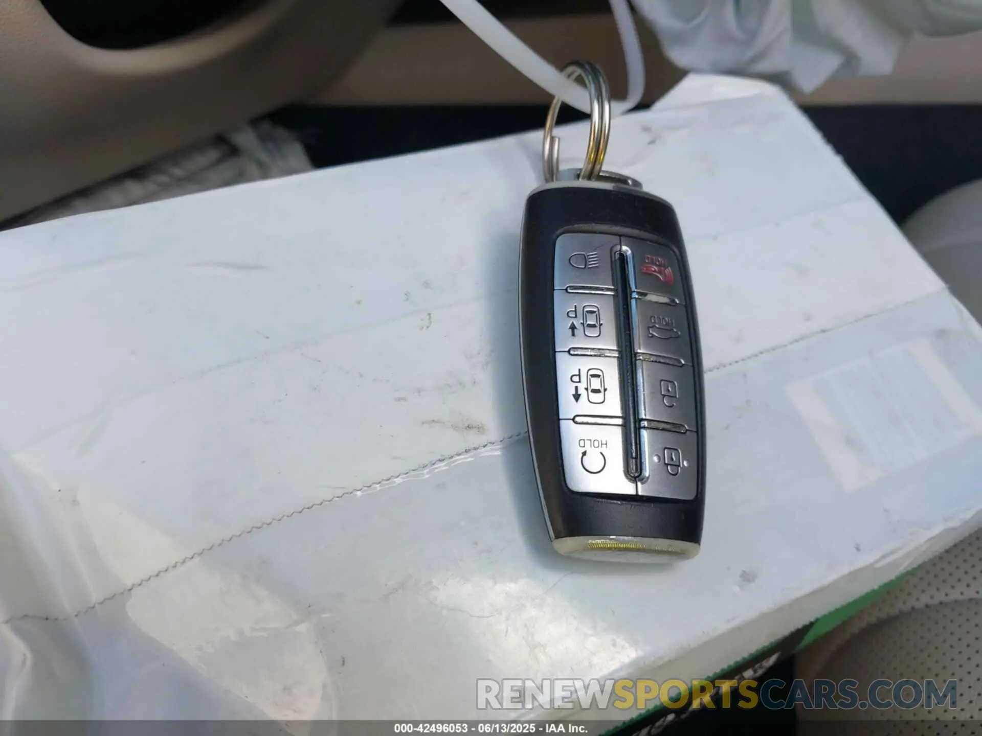 11 Photograph of a damaged car KMTGB4SC9NU137558 GENESIS G80 2022