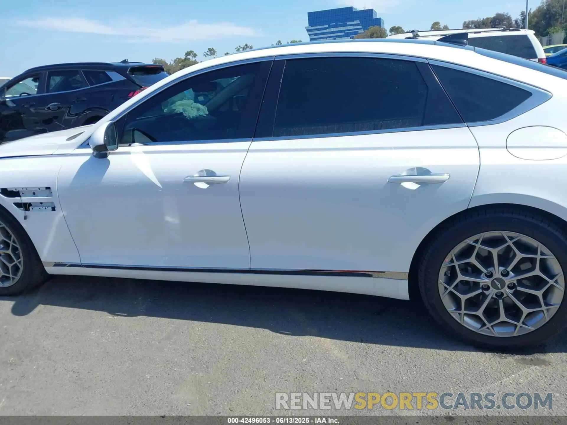 15 Photograph of a damaged car KMTGB4SC9NU137558 GENESIS G80 2022