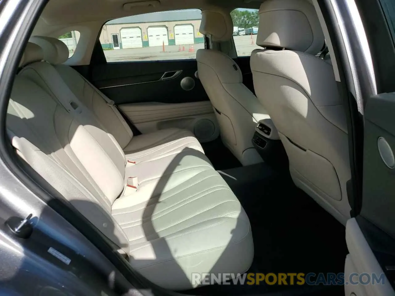 10 Photograph of a damaged car KMTGB4SC8PU142768 GENESIS G80 2023
