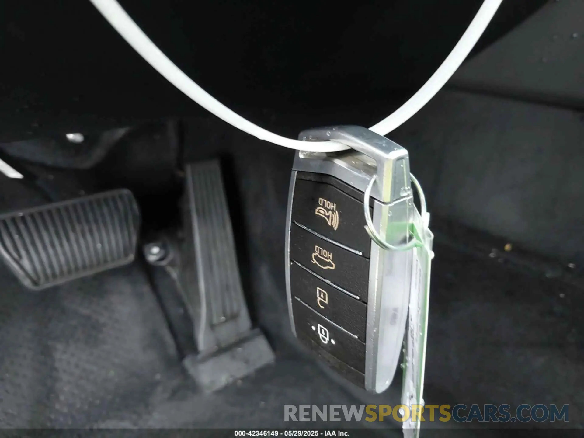 11 Photograph of a damaged car KMTF34JA5KU058697 GENESIS G90 2019