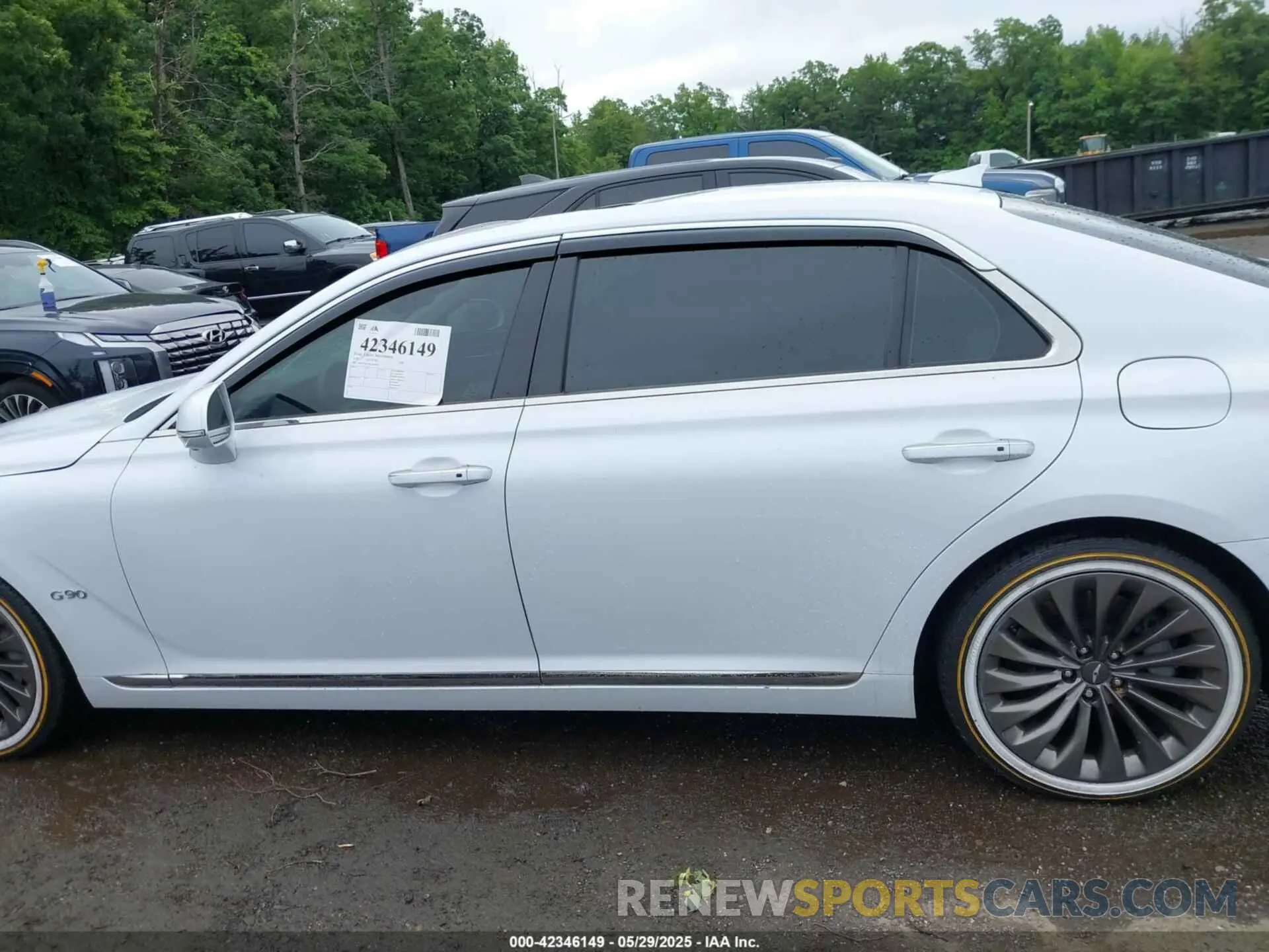 14 Photograph of a damaged car KMTF34JA5KU058697 GENESIS G90 2019