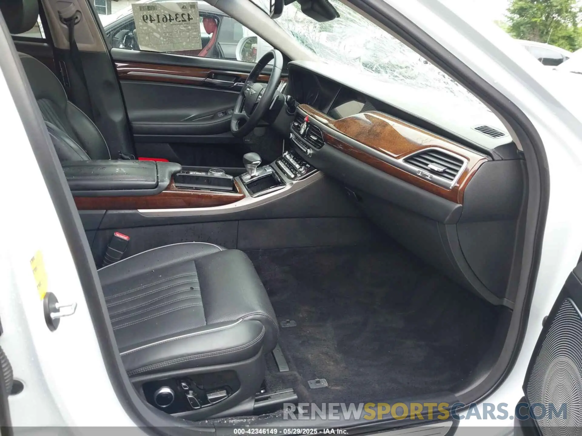 5 Photograph of a damaged car KMTF34JA5KU058697 GENESIS G90 2019