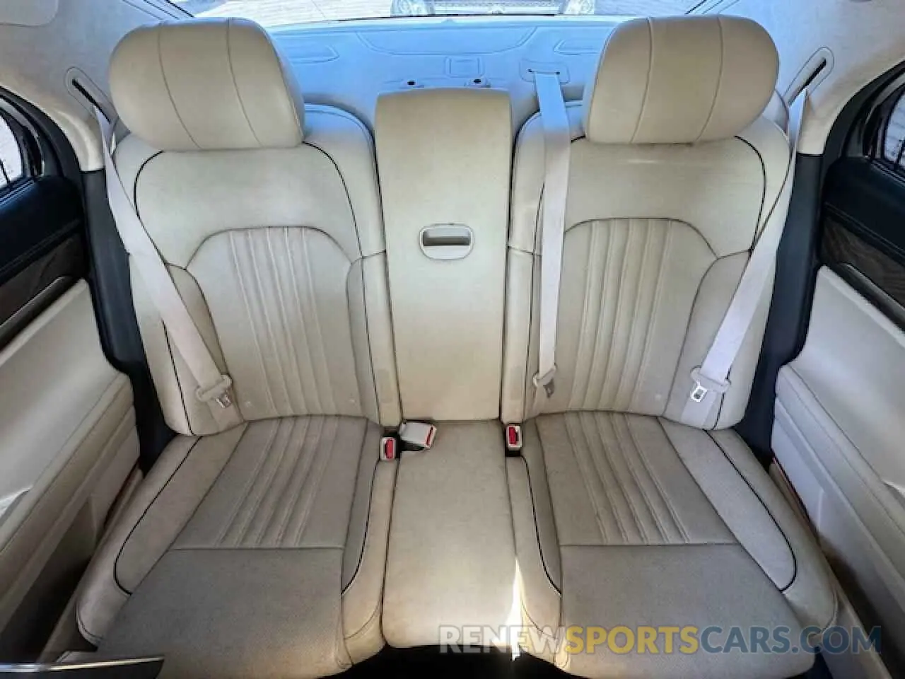 10 Photograph of a damaged car KMTF54JH1KU054539 GENESIS G90 2019