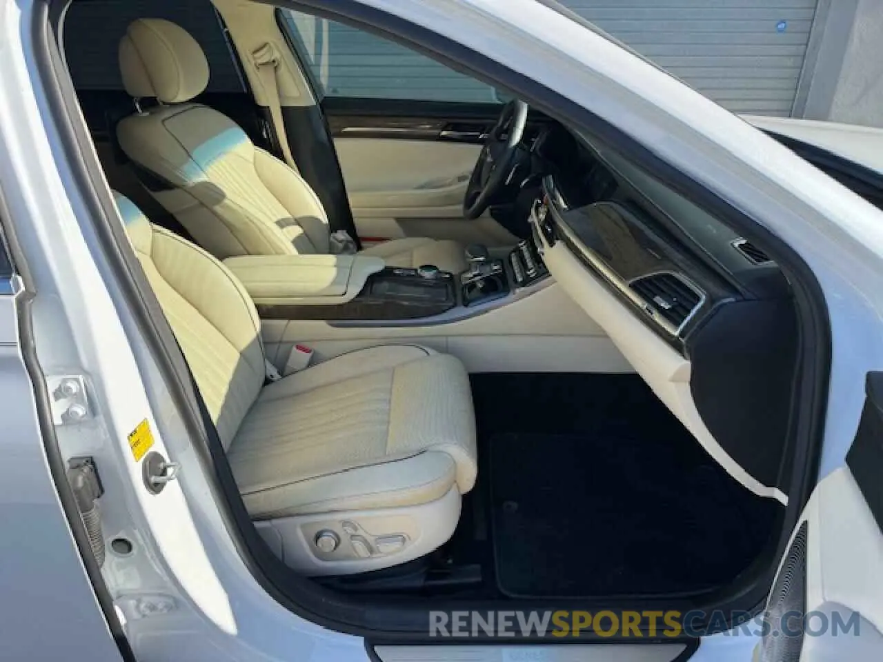 7 Photograph of a damaged car KMTF54JH1KU054539 GENESIS G90 2019