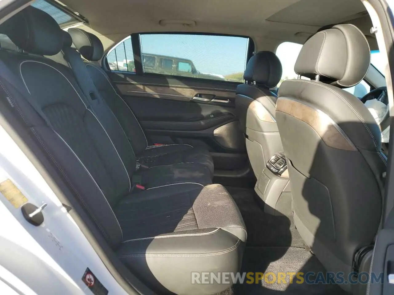 10 Photograph of a damaged car KMTF34PA7LU081276 GENESIS G90 2020