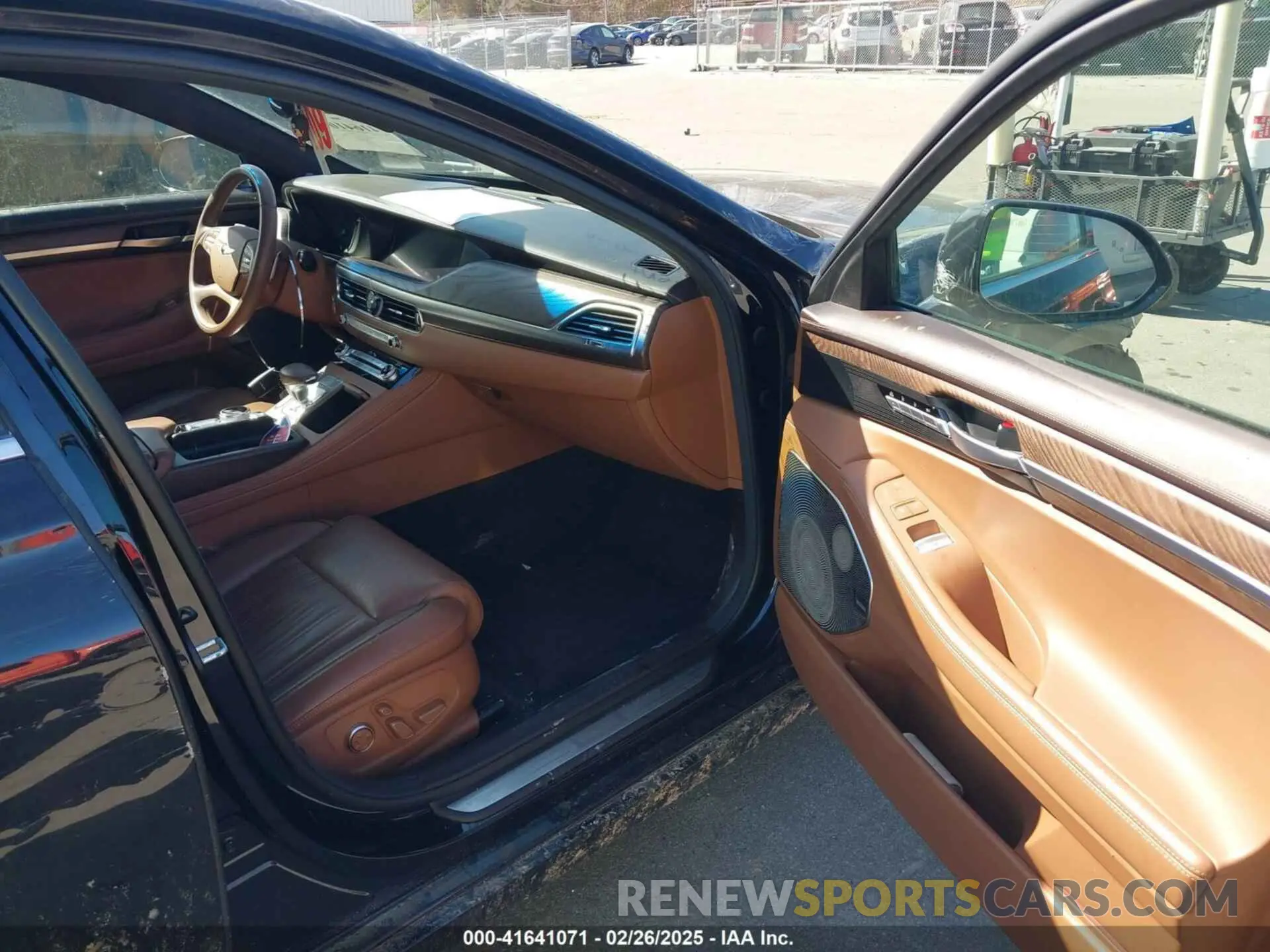 5 Photograph of a damaged car KMTF54PH0LU080767 GENESIS G90 2020