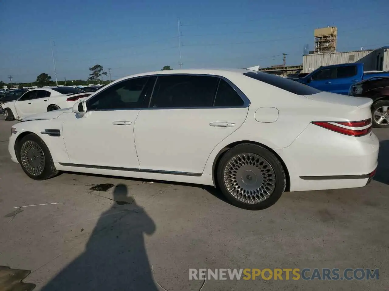 2 Photograph of a damaged car KMTF34PA3MU084922 GENESIS G90 2021