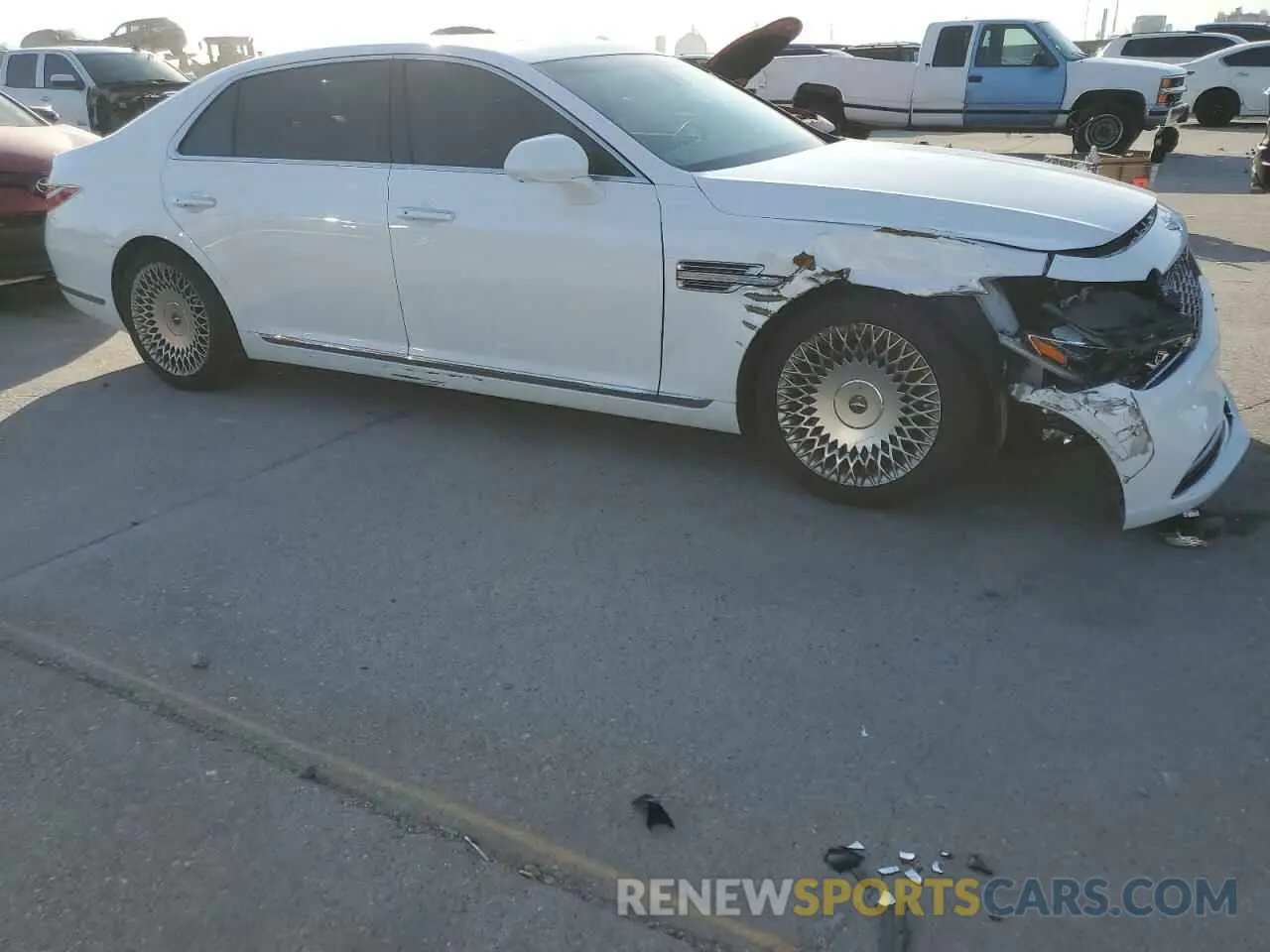 4 Photograph of a damaged car KMTF34PA3MU084922 GENESIS G90 2021