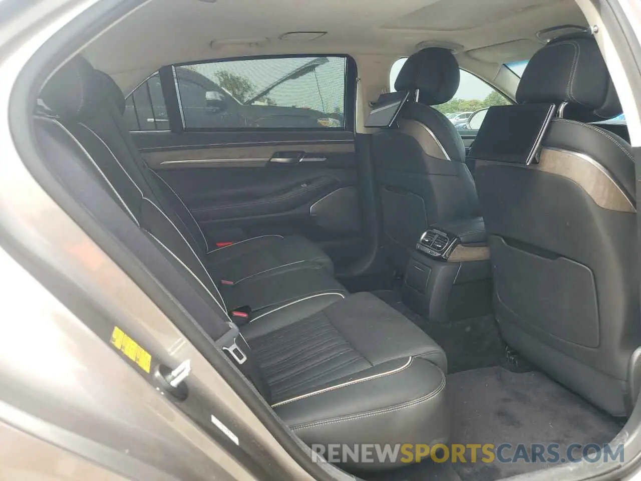 10 Photograph of a damaged car KMTF54PH0MU085193 GENESIS G90 2021