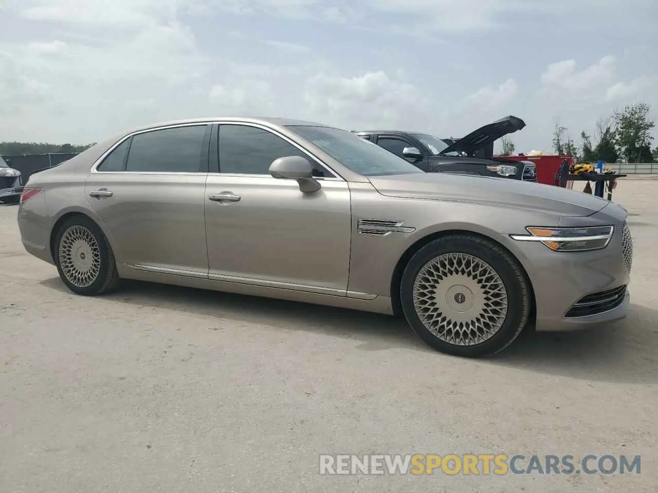 4 Photograph of a damaged car KMTF54PH0MU085193 GENESIS G90 2021