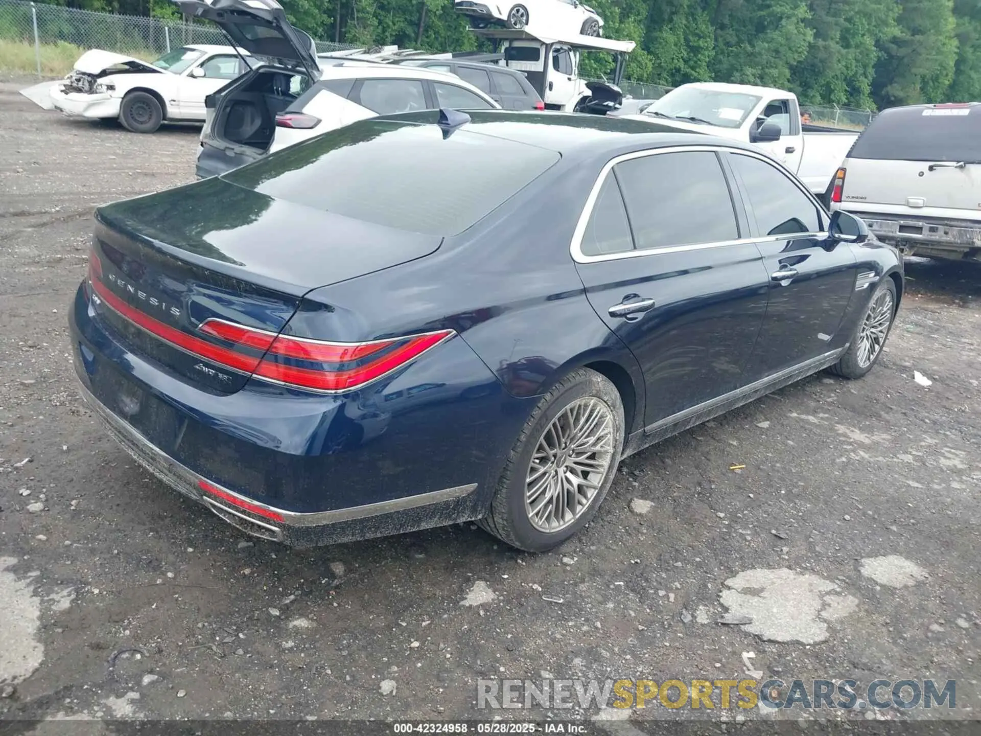 4 Photograph of a damaged car KMTF54PH2MU086510 GENESIS G90 2021