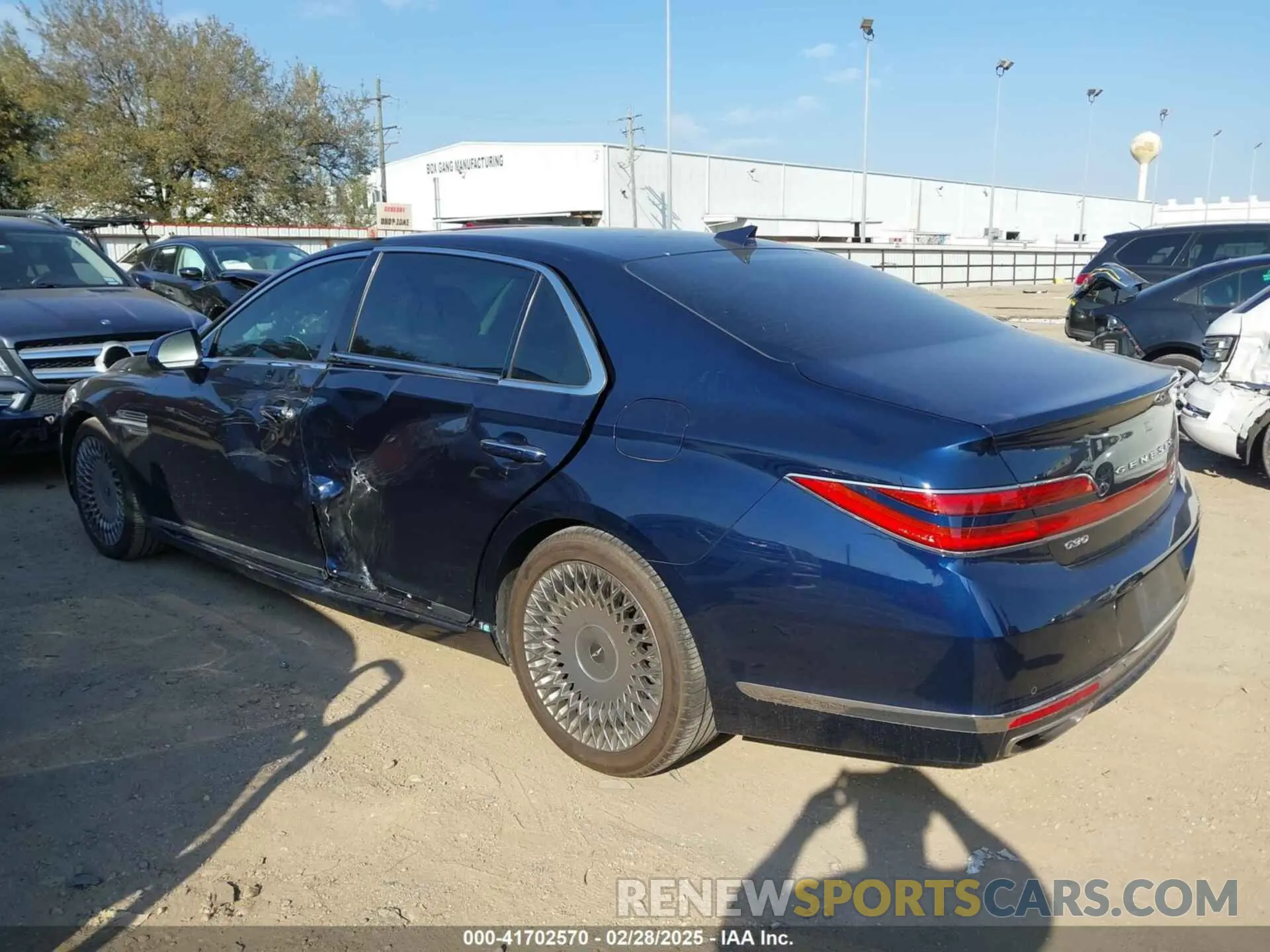 3 Photograph of a damaged car KMTF54PH4MU085164 GENESIS G90 2021