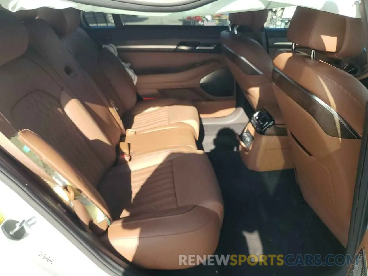 11 Photograph of a damaged car KMTF34PA0NU092980 GENESIS G90 2022