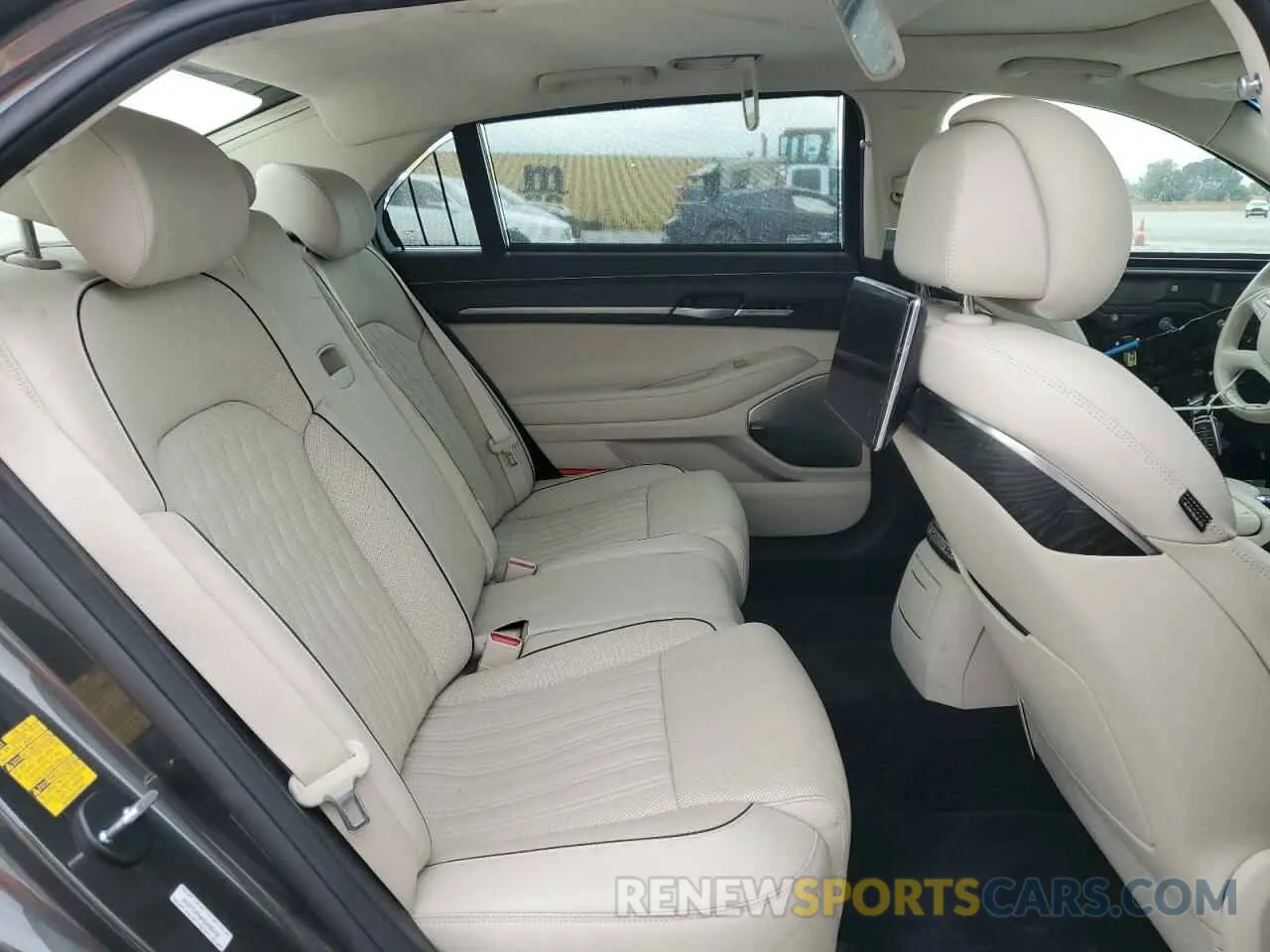 10 Photograph of a damaged car KMTF54PH0NU096440 GENESIS G90 2022