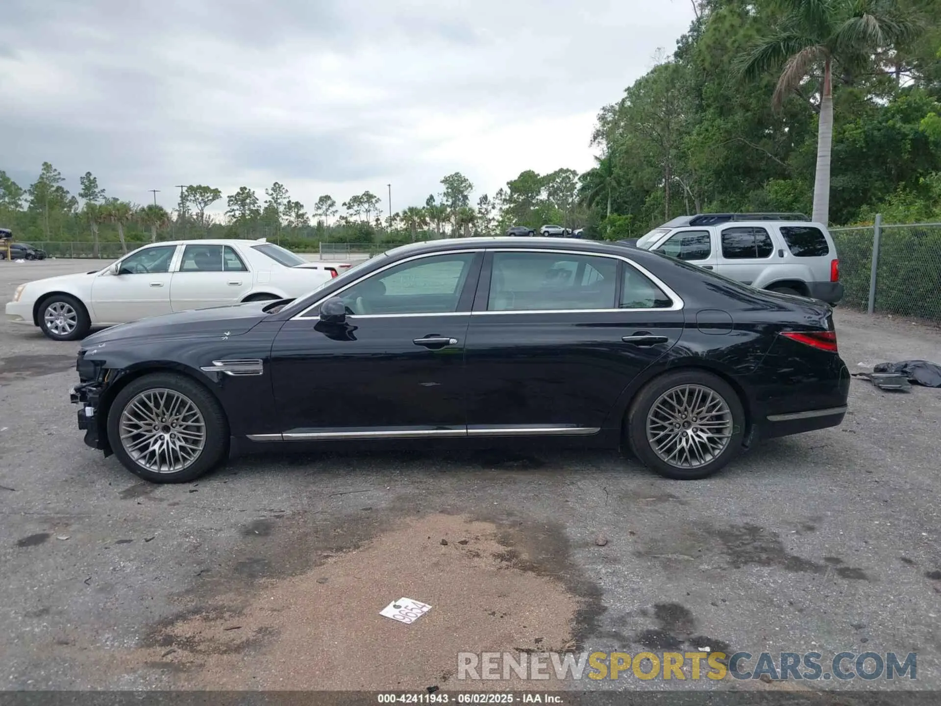15 Photograph of a damaged car KMTF54PH6NU096409 GENESIS G90 2022