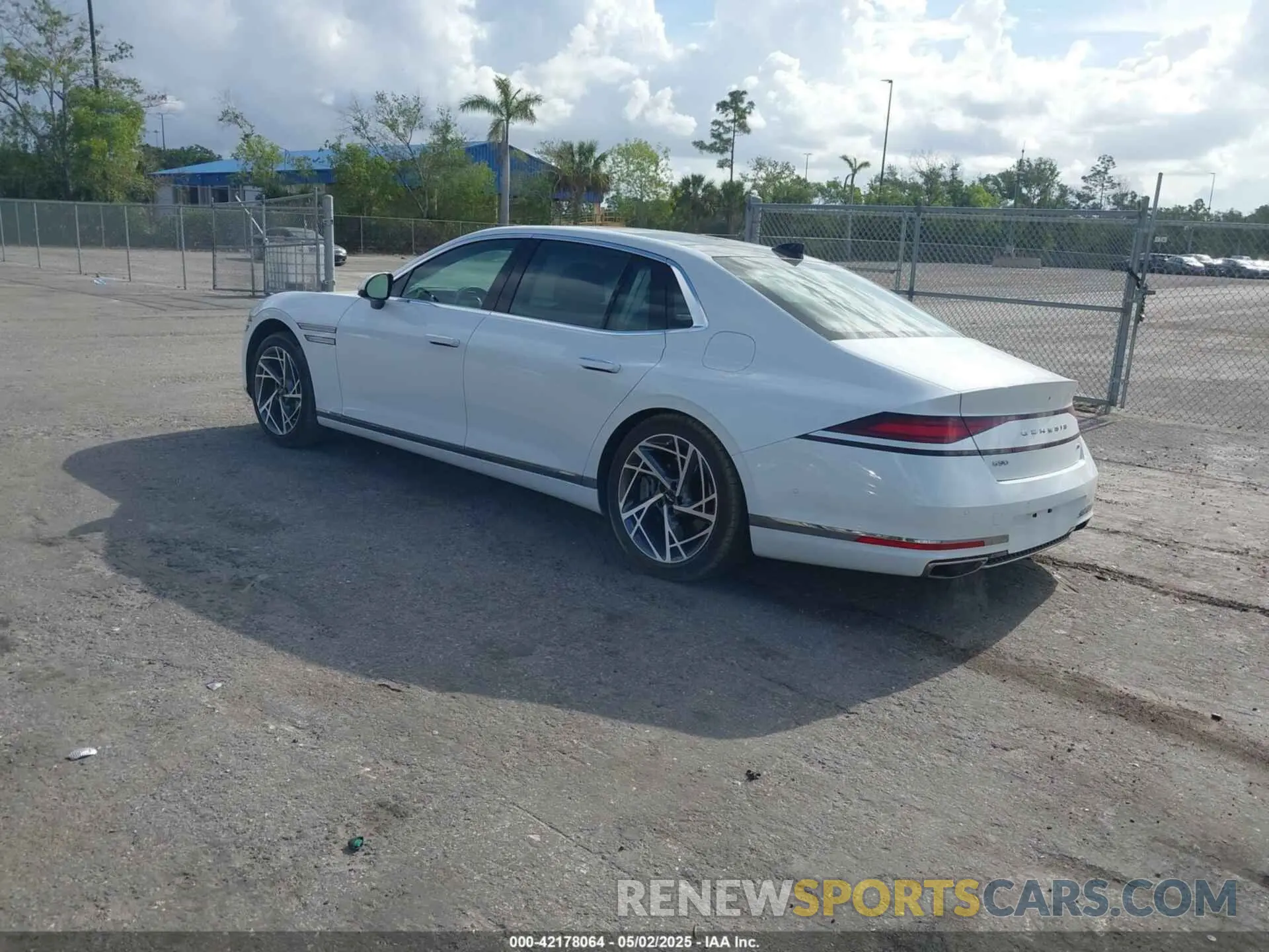 3 Photograph of a damaged car KMTFB4SD7RU037551 GENESIS G90 2024