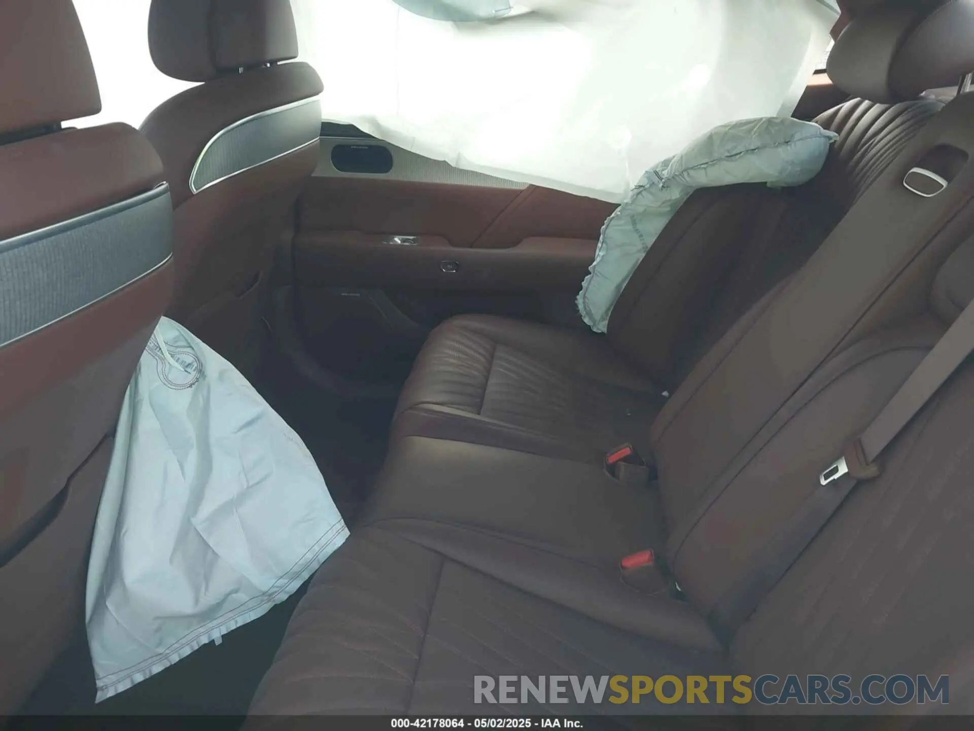8 Photograph of a damaged car KMTFB4SD7RU037551 GENESIS G90 2024