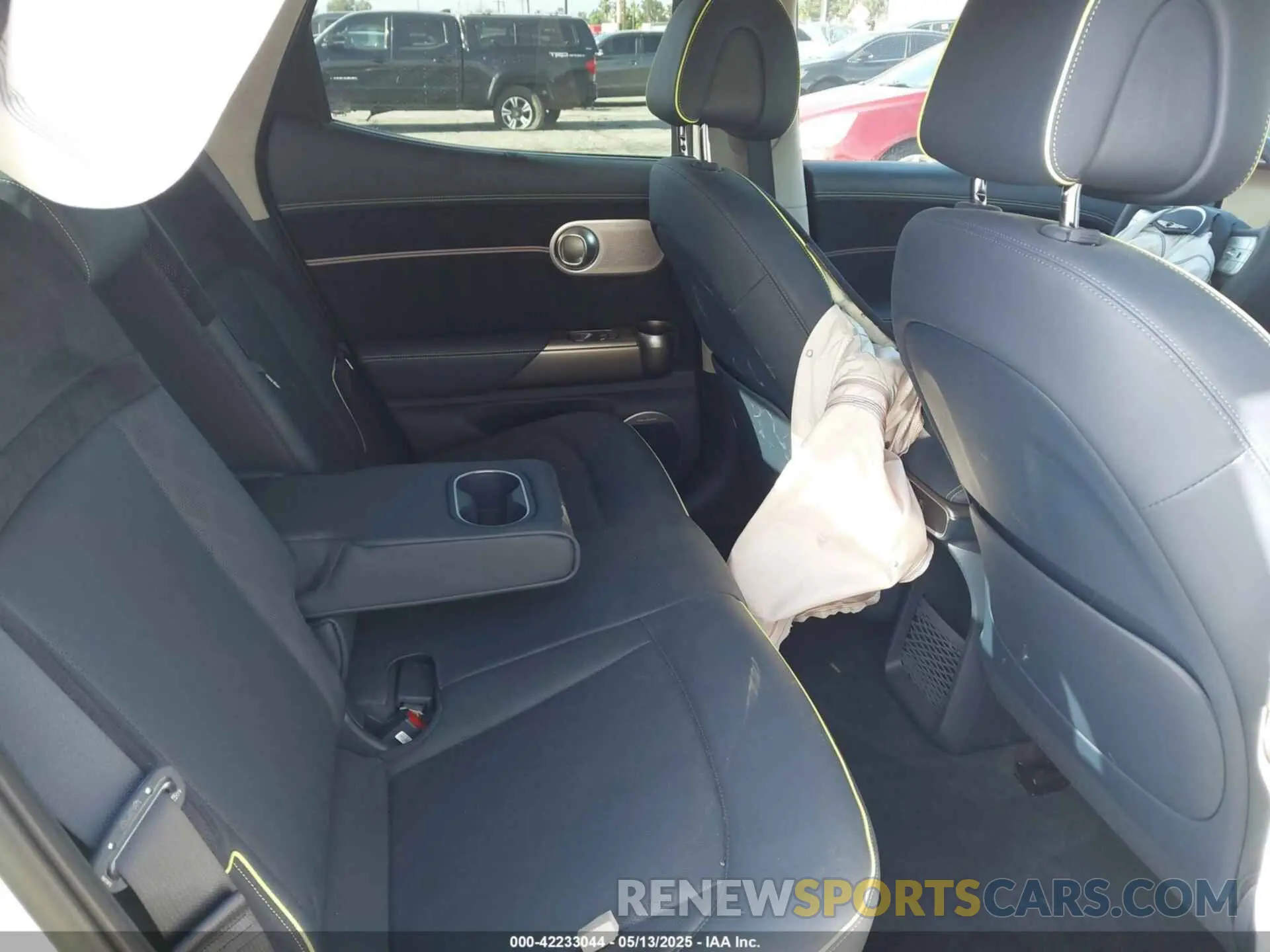 8 Photograph of a damaged car KMUKEDTB2PU014917 GENESIS GV60 2023