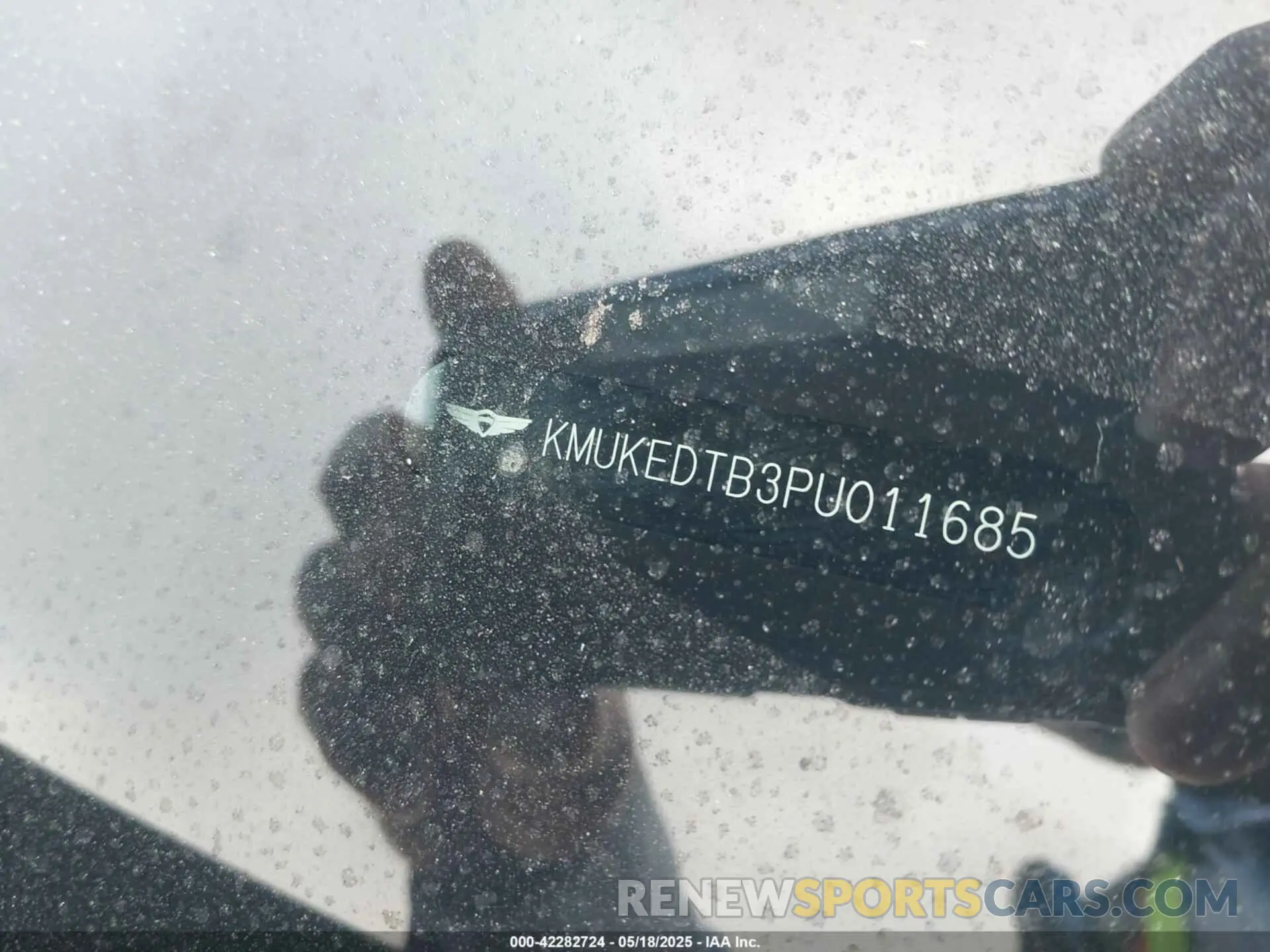 9 Photograph of a damaged car KMUKEDTB3PU011685 GENESIS GV60 2023