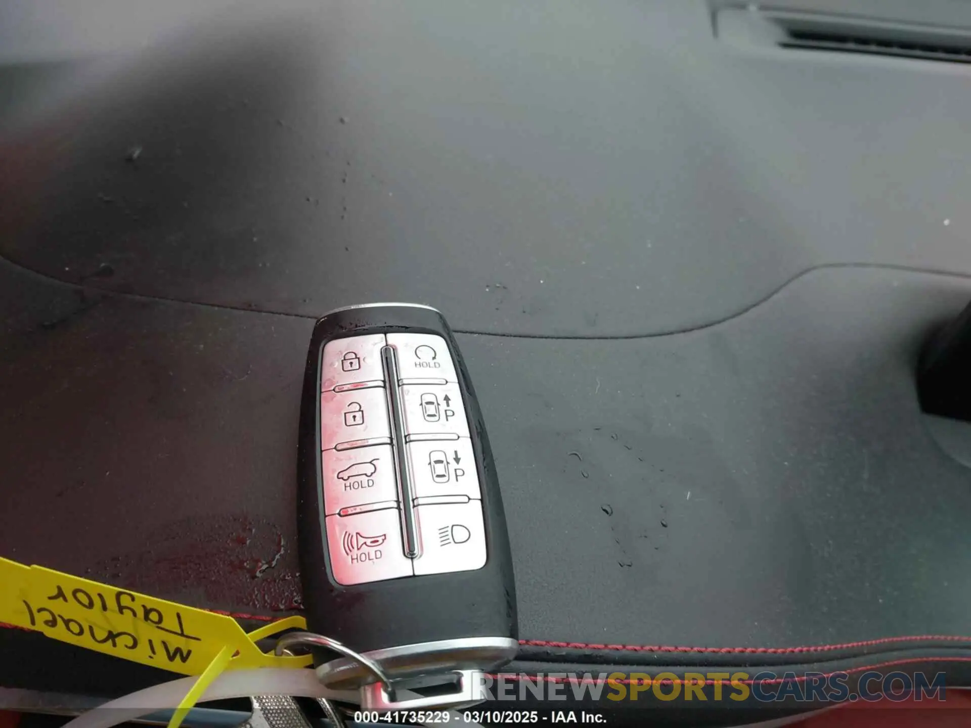 11 Photograph of a damaged car KMUMCDTC0NU018758 GENESIS GV70 2022