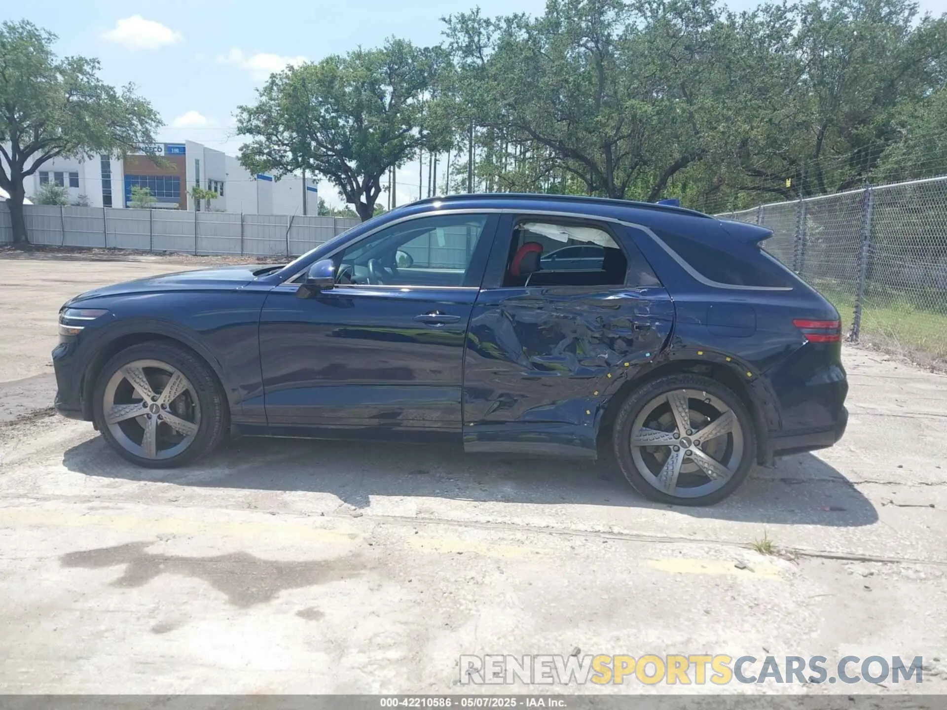14 Photograph of a damaged car KMUMADTB1PU100692 GENESIS GV70 2023