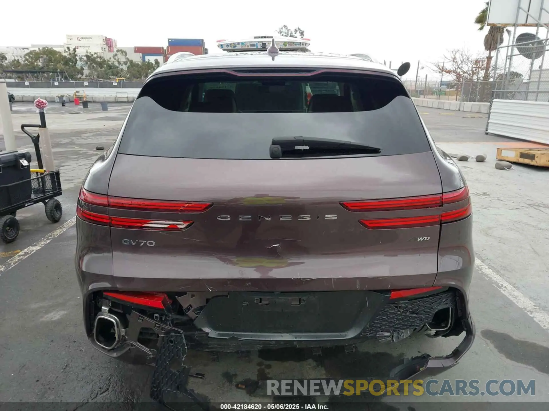 16 Photograph of a damaged car KMUMADTB8PU114752 GENESIS GV70 2023