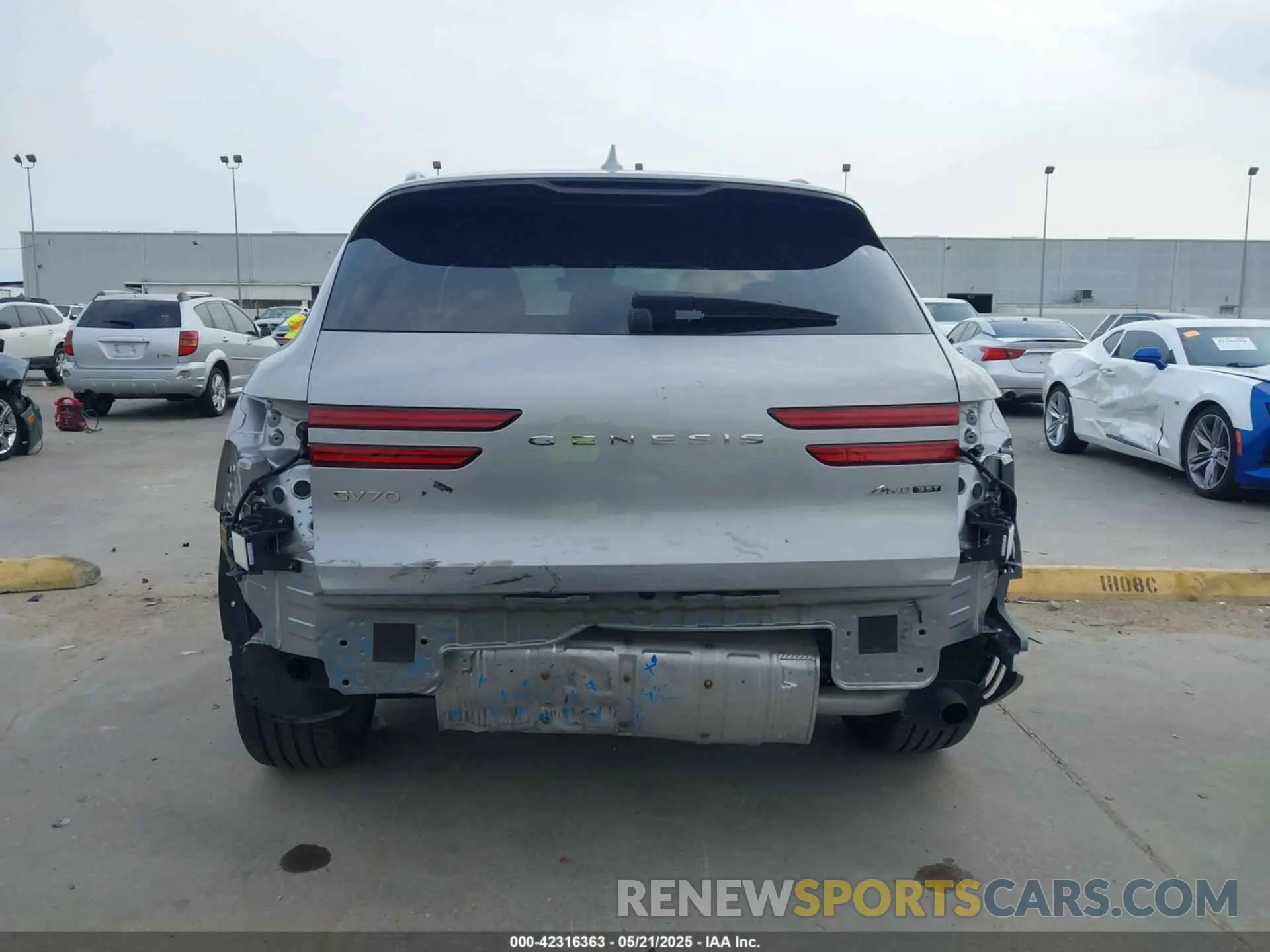 17 Photograph of a damaged car 5NMMCDTC6RH013693 GENESIS GV70 2024
