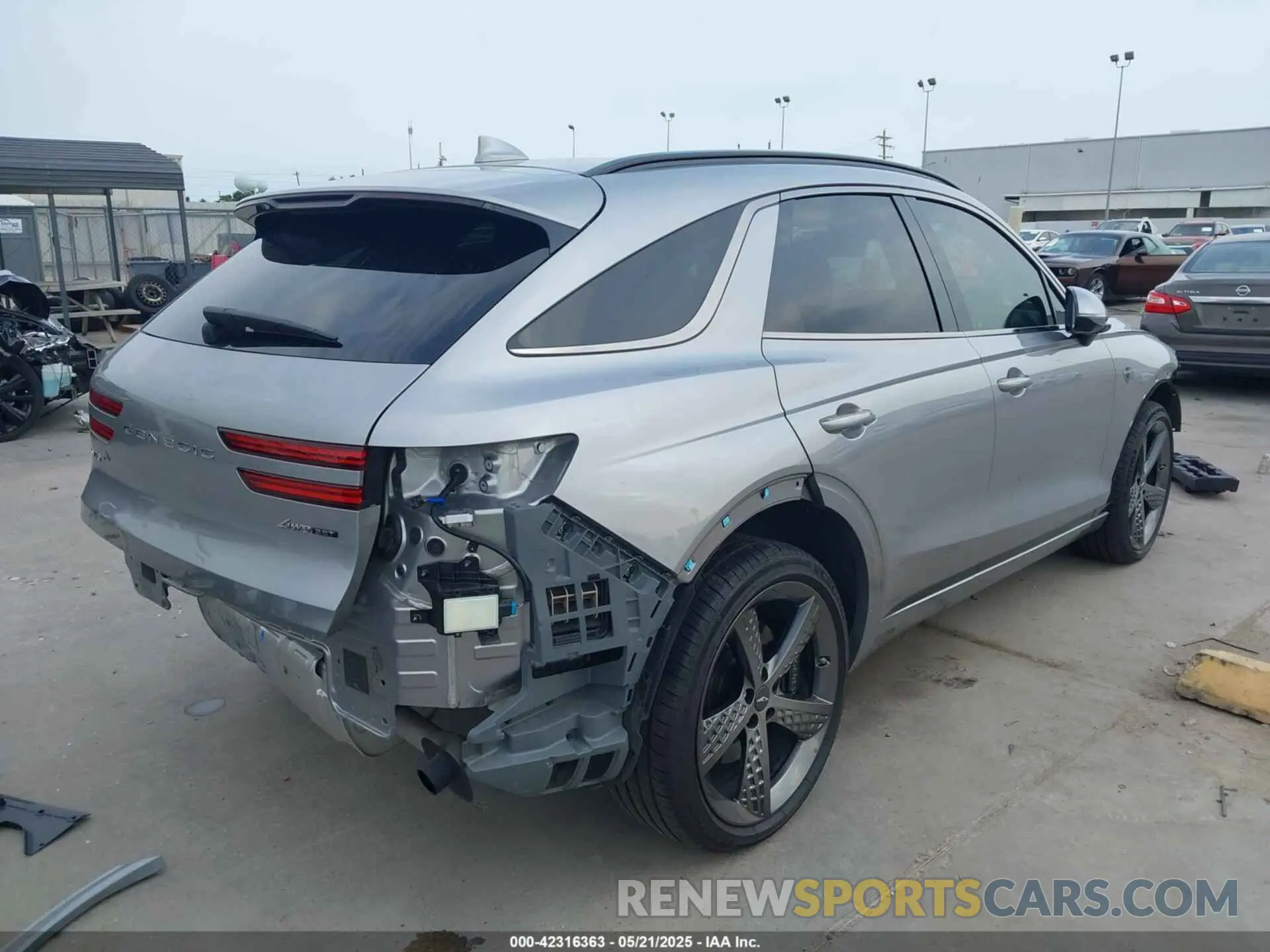 4 Photograph of a damaged car 5NMMCDTC6RH013693 GENESIS GV70 2024