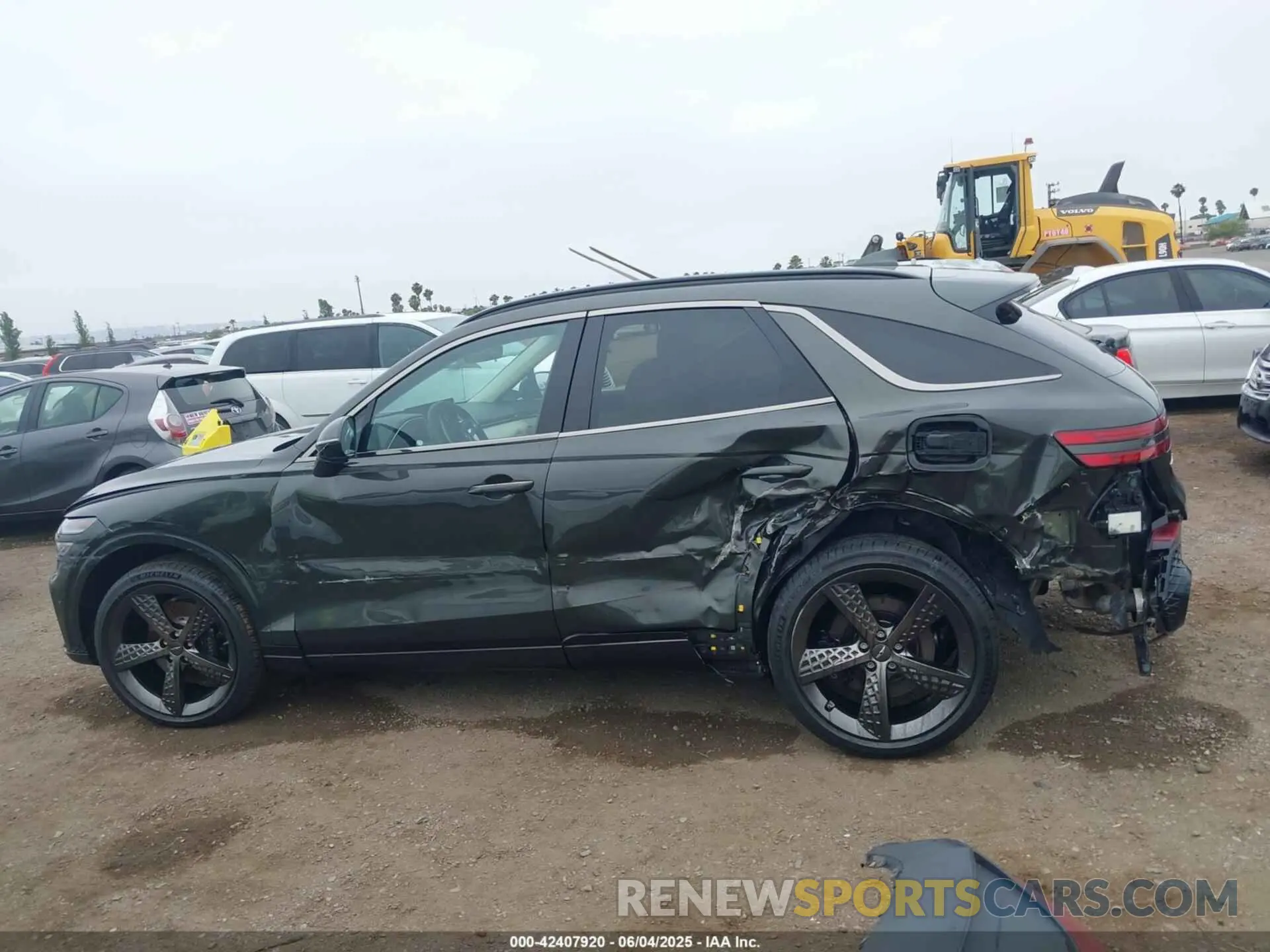 14 Photograph of a damaged car KMUMCDTC4SU176838 GENESIS GV70 2025