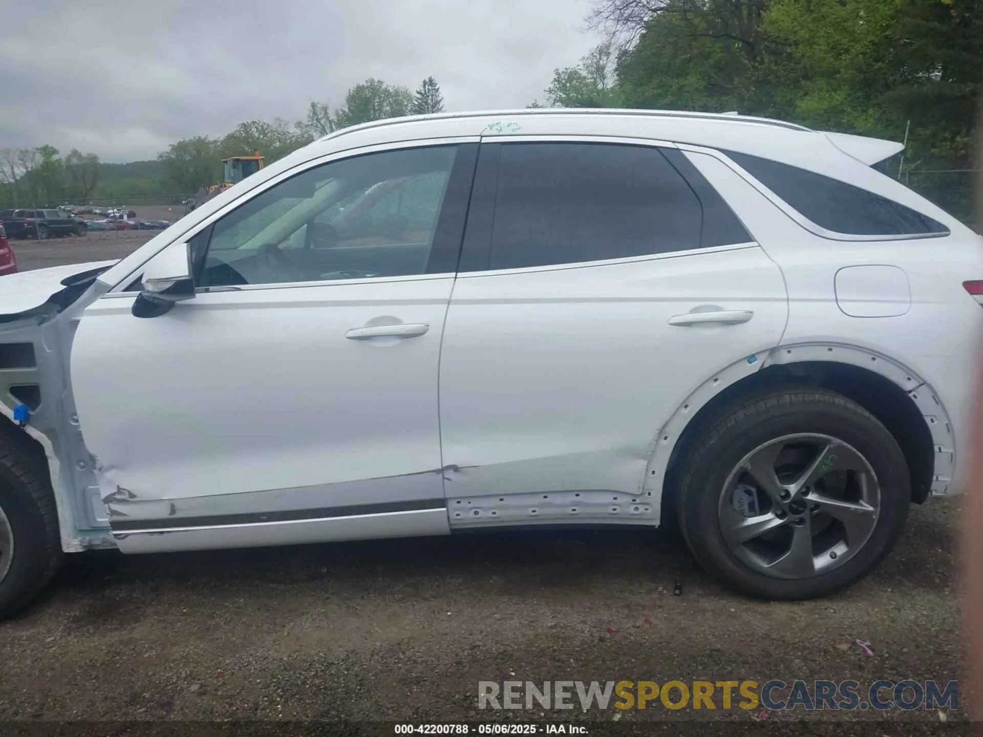 15 Photograph of a damaged car 5NMMADTB5TH035642 GENESIS GV70 2026