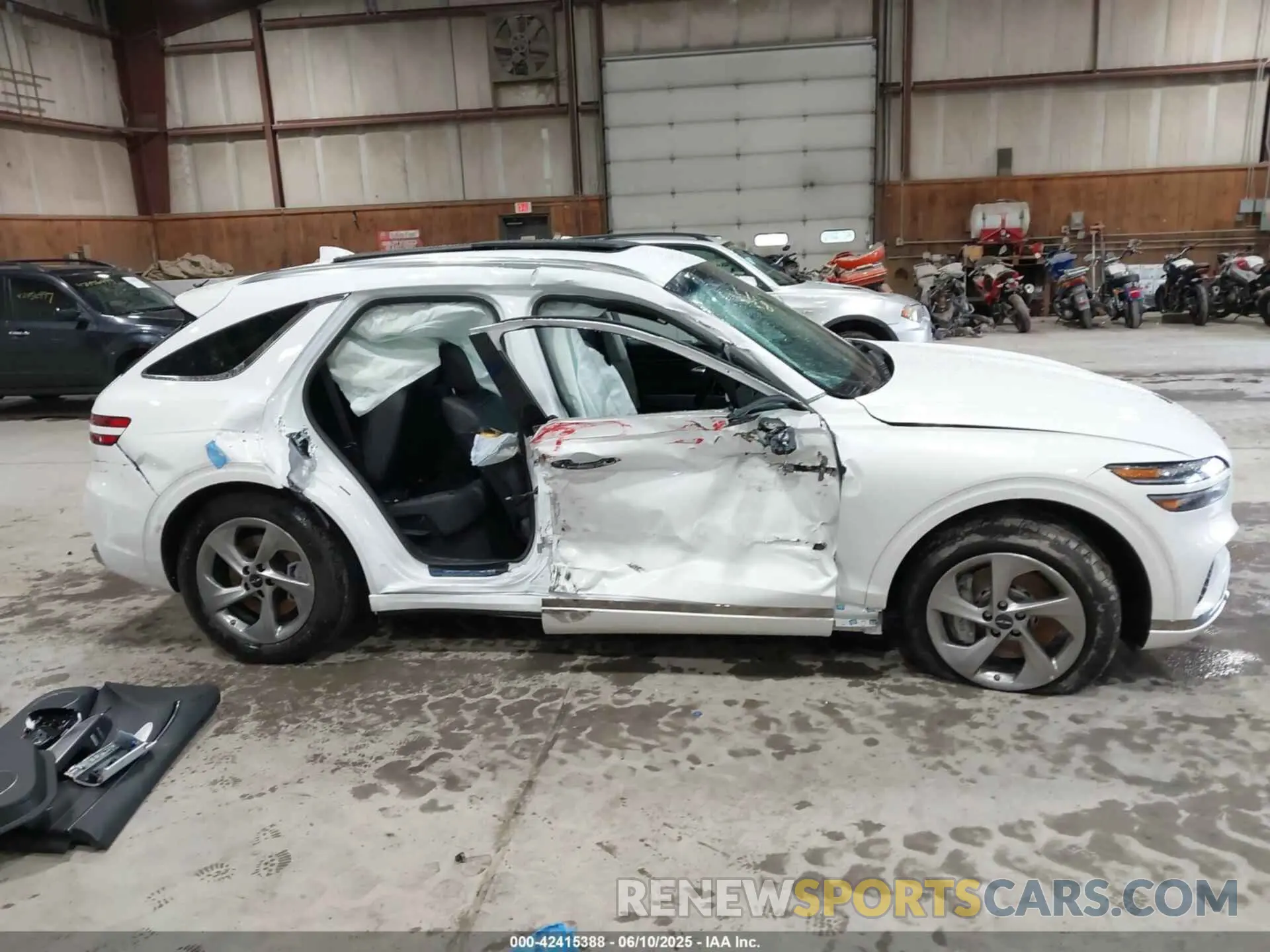 14 Photograph of a damaged car 5NMMADTBXTH036768 GENESIS GV70 2026