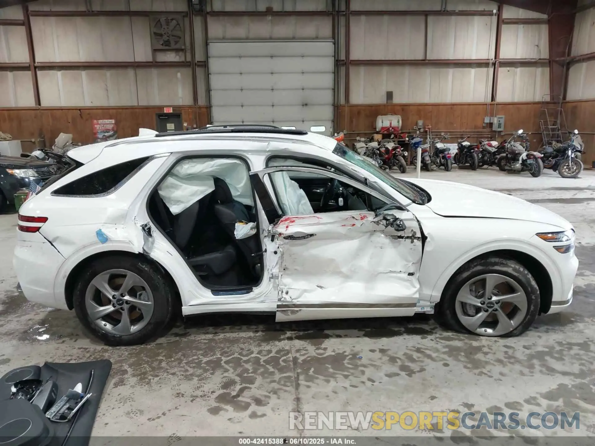 6 Photograph of a damaged car 5NMMADTBXTH036768 GENESIS GV70 2026