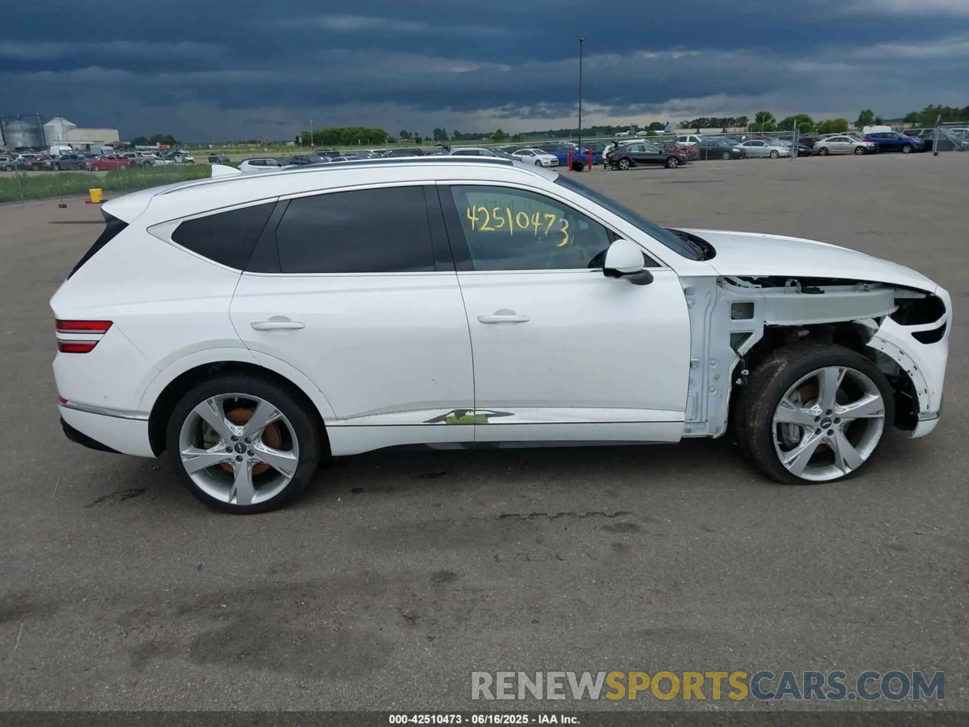 13 Photograph of a damaged car KMUHCESC3MU055164 GENESIS GV80 2021
