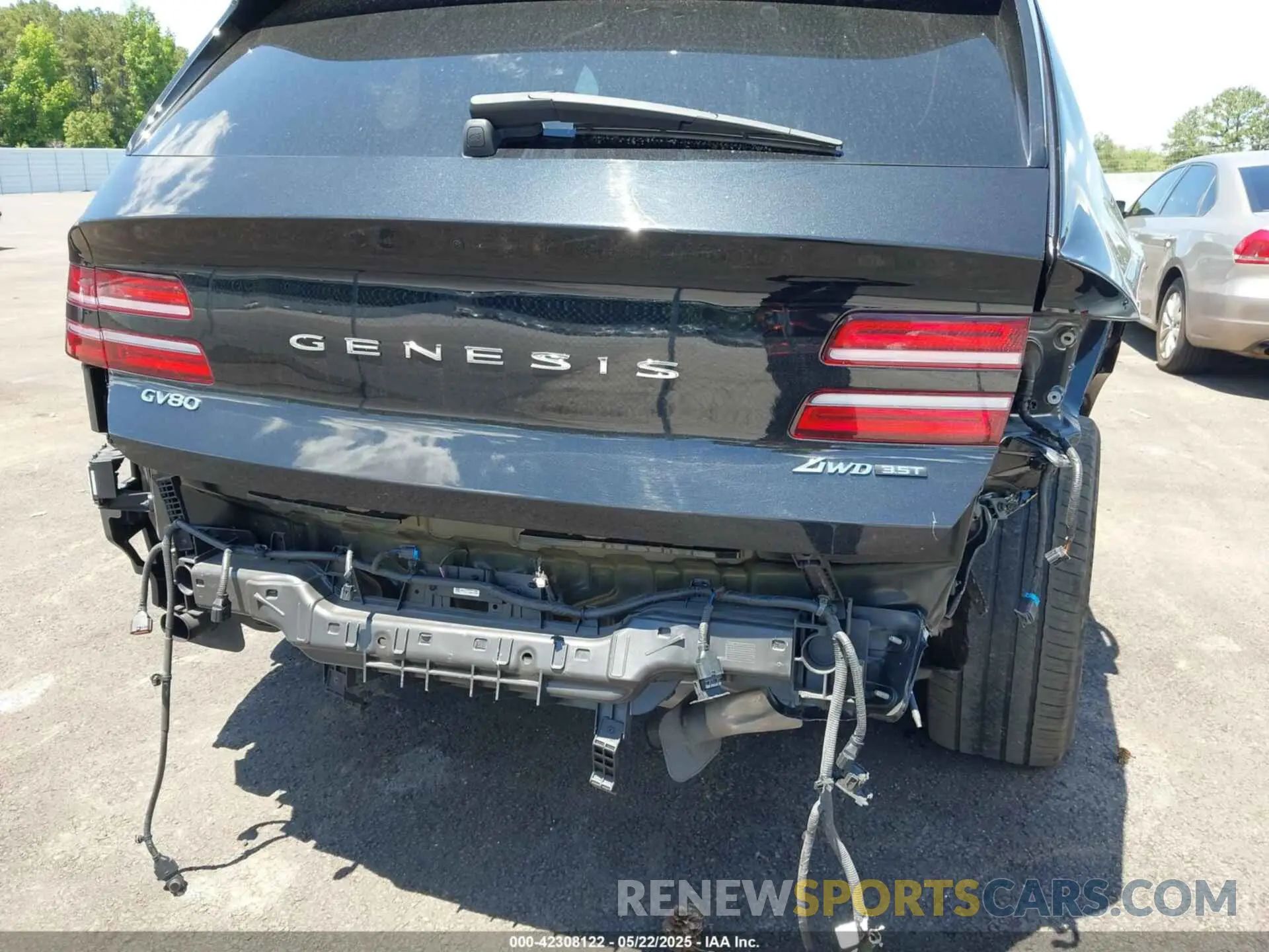 17 Photograph of a damaged car KMUHCESC4MU031634 GENESIS GV80 2021