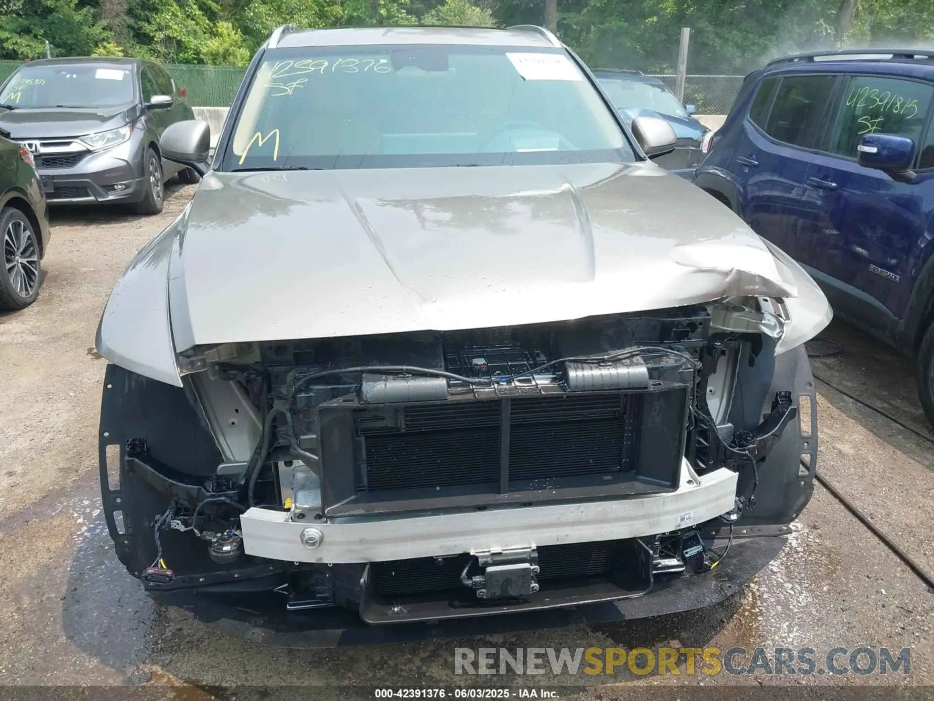 13 Photograph of a damaged car KMUHCESC4MU037045 GENESIS GV80 2021