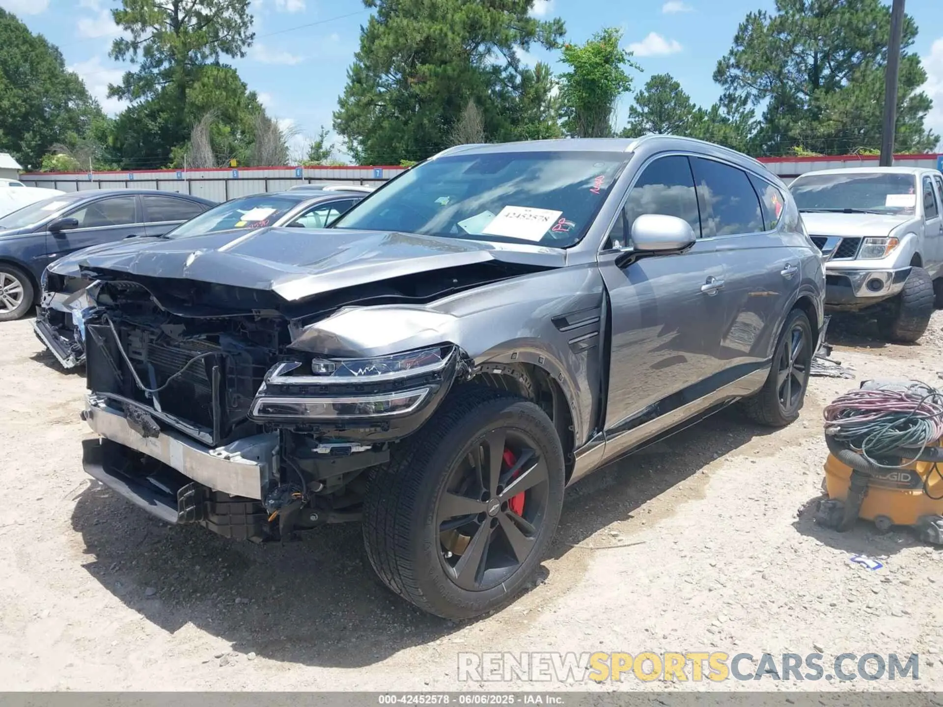 2 Photograph of a damaged car KMUHCESC7MU038058 GENESIS GV80 2021