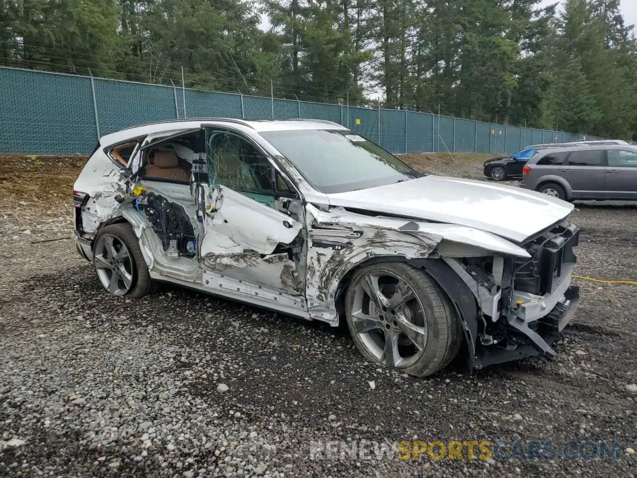 4 Photograph of a damaged car KMUHCESC7MU074980 GENESIS GV80 2021