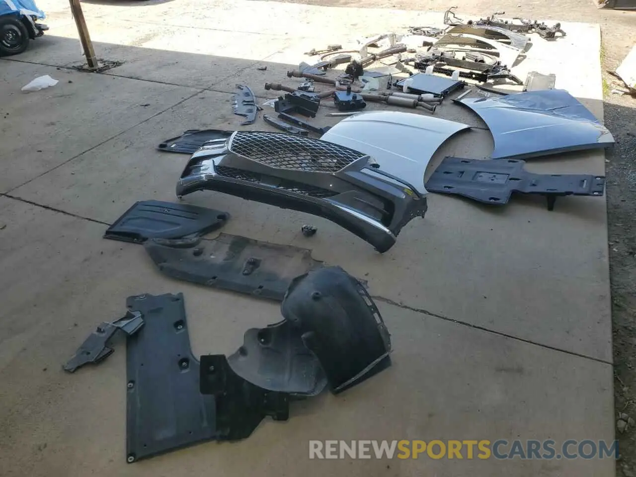 12 Photograph of a damaged car KMUHCESC9MU060028 GENESIS GV80 2021