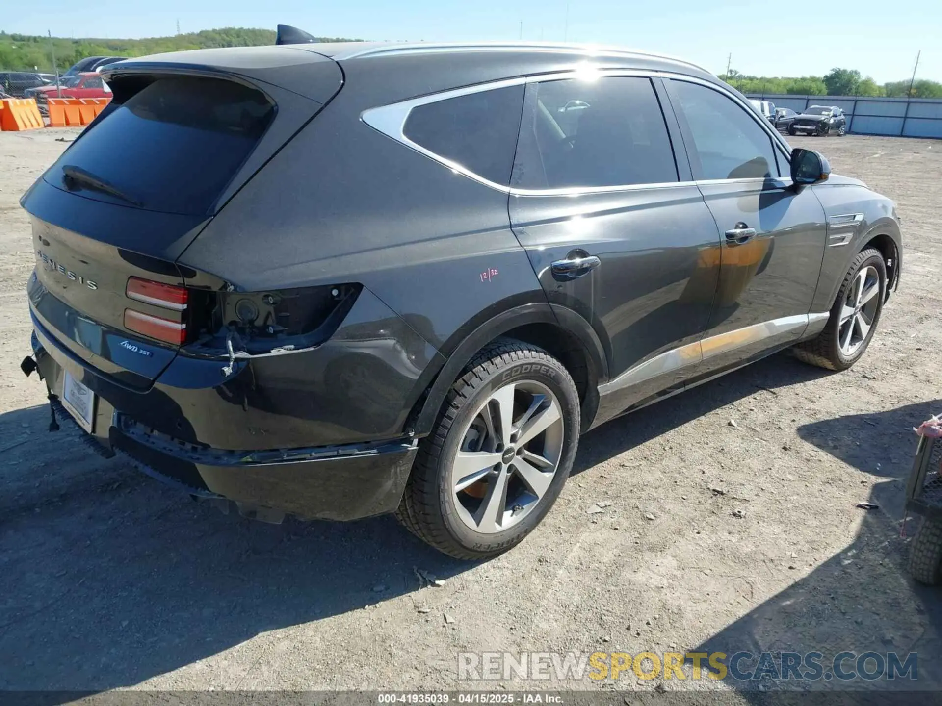 4 Photograph of a damaged car KMUHCESCXMU060538 GENESIS GV80 2021