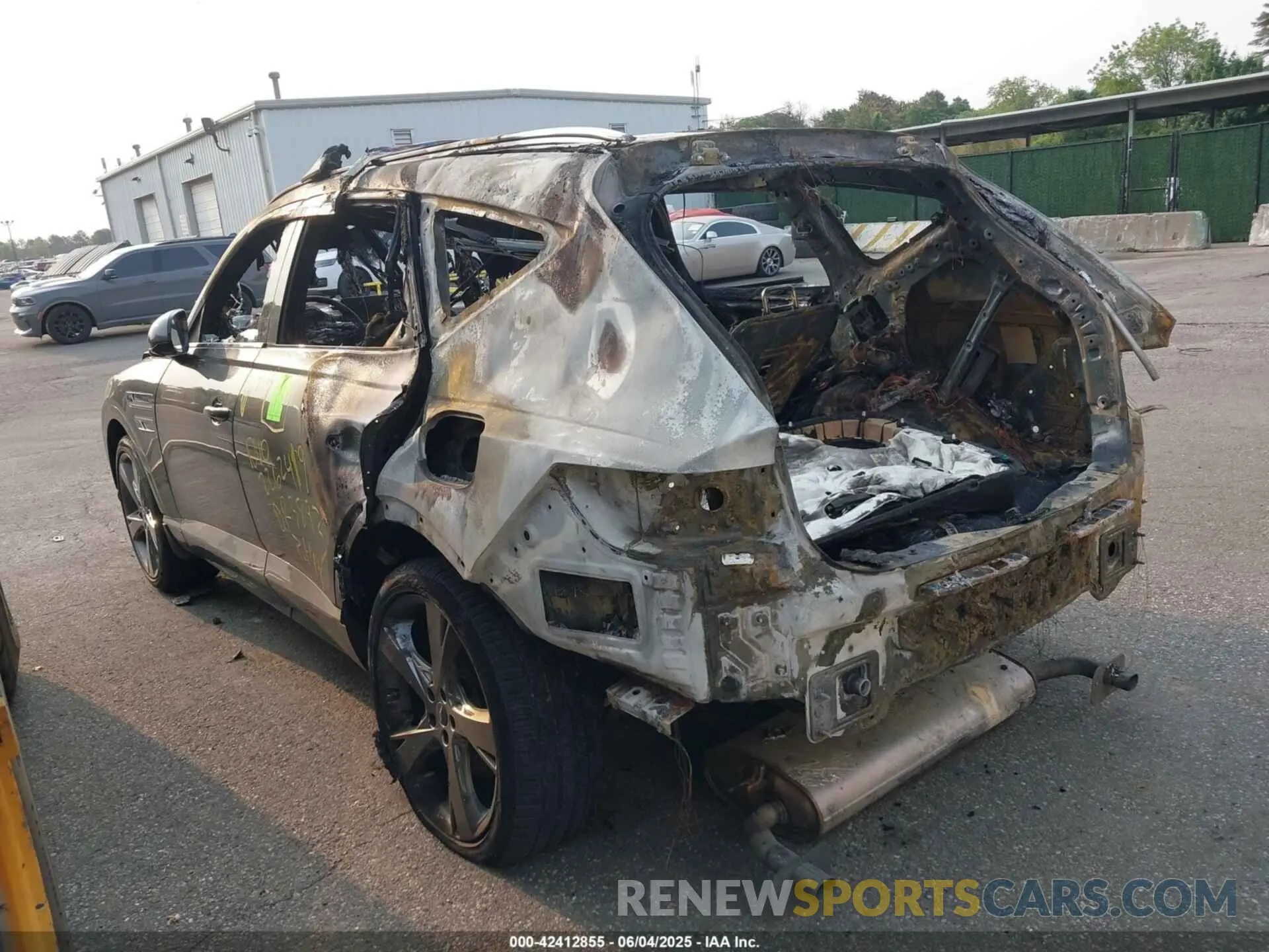 3 Photograph of a damaged car KMUHBDSB9NU089129 GENESIS GV80 2022
