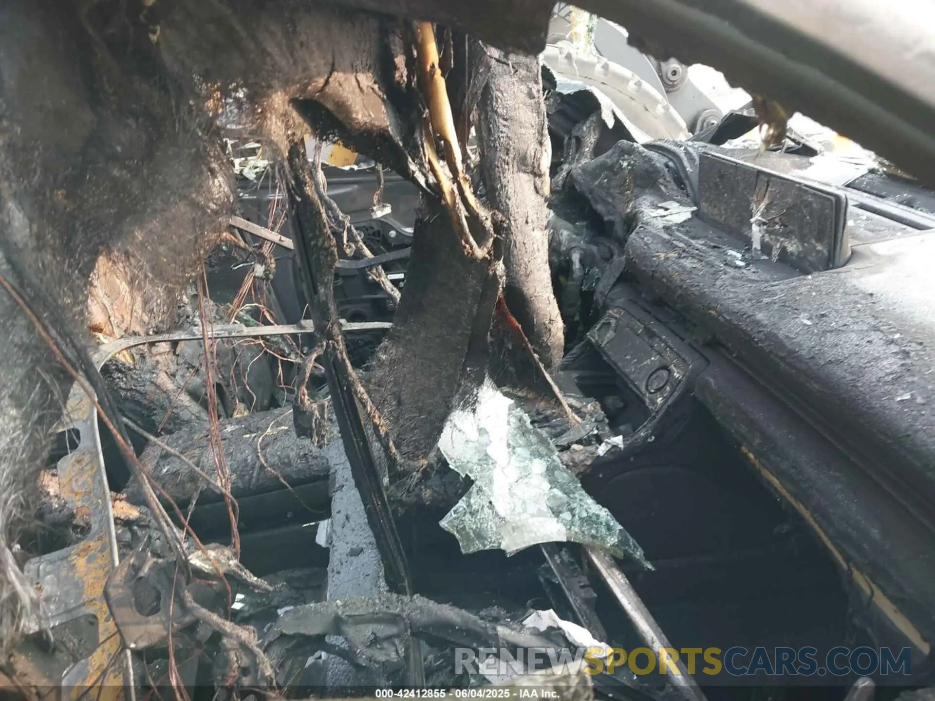 5 Photograph of a damaged car KMUHBDSB9NU089129 GENESIS GV80 2022