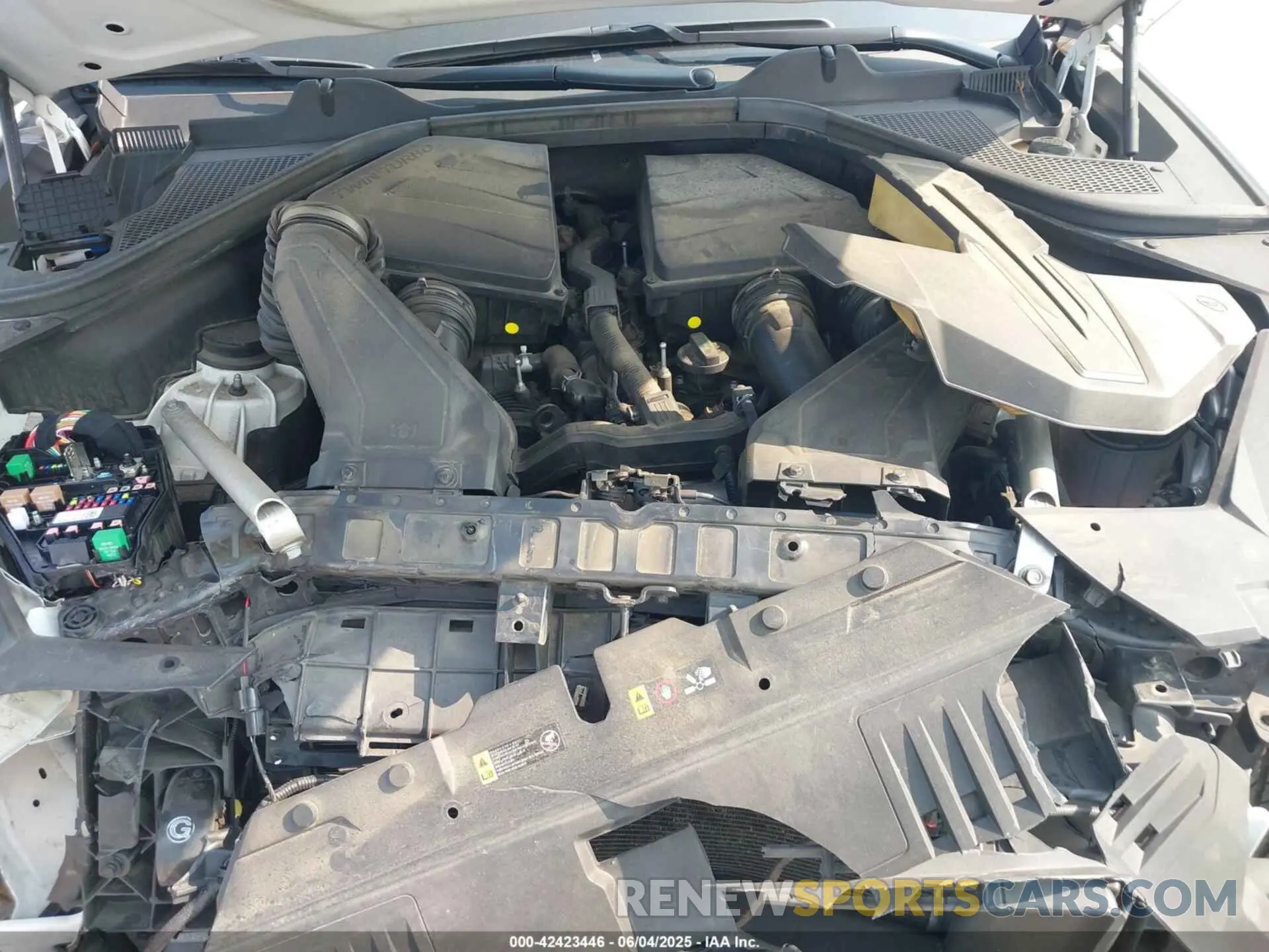 10 Photograph of a damaged car KMUHCESC6NU084725 GENESIS GV80 2022