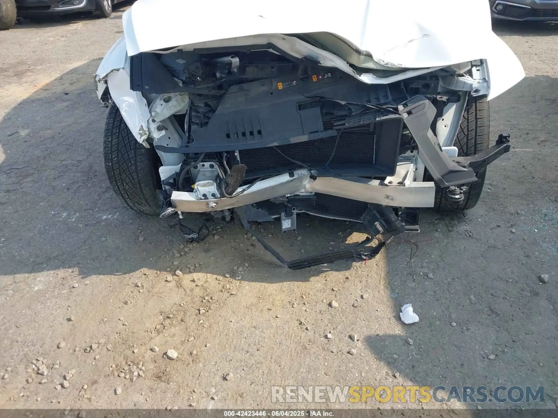 6 Photograph of a damaged car KMUHCESC6NU084725 GENESIS GV80 2022