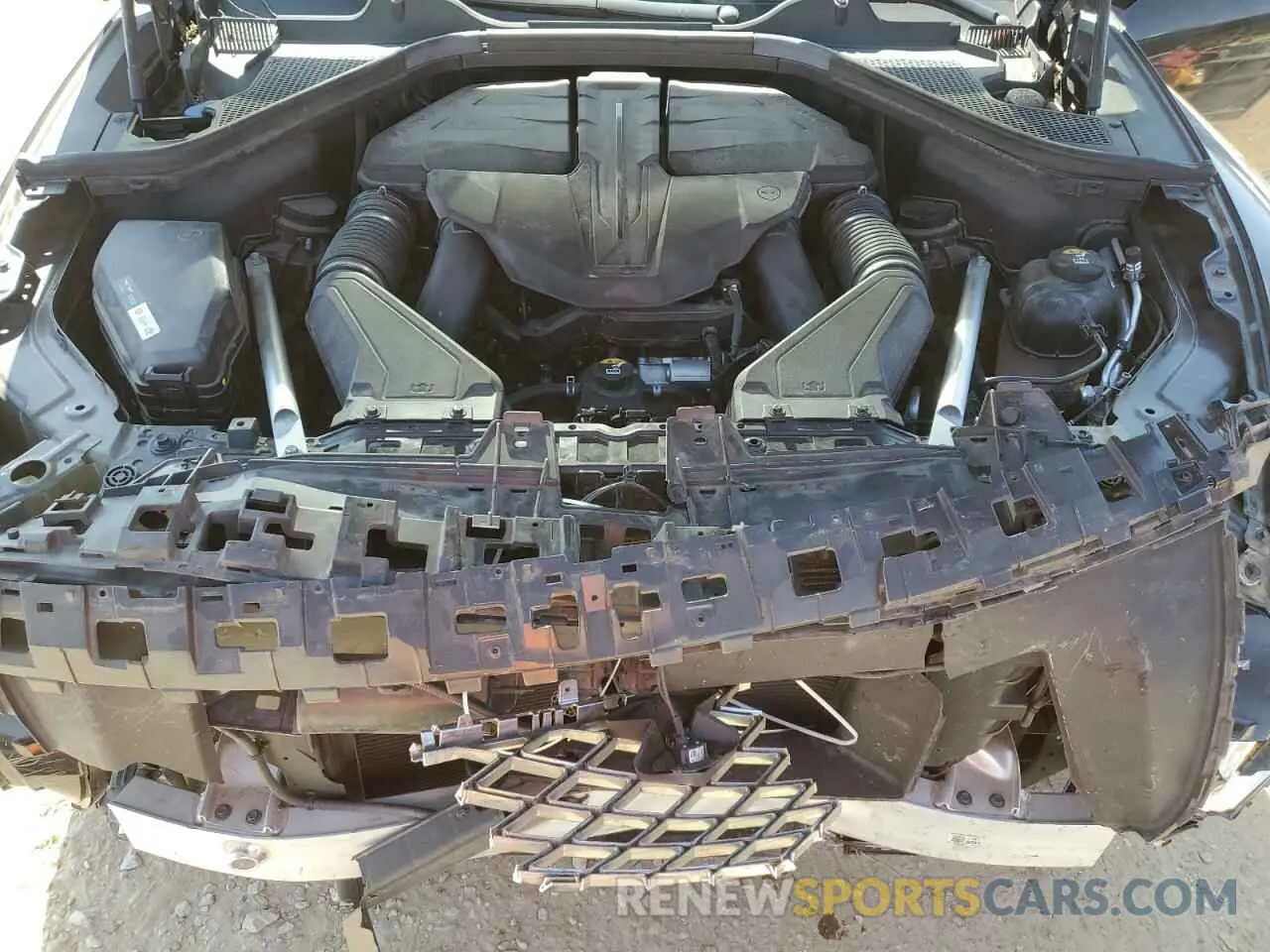 11 Photograph of a damaged car KMUHCESCXPU127305 GENESIS GV80 2023