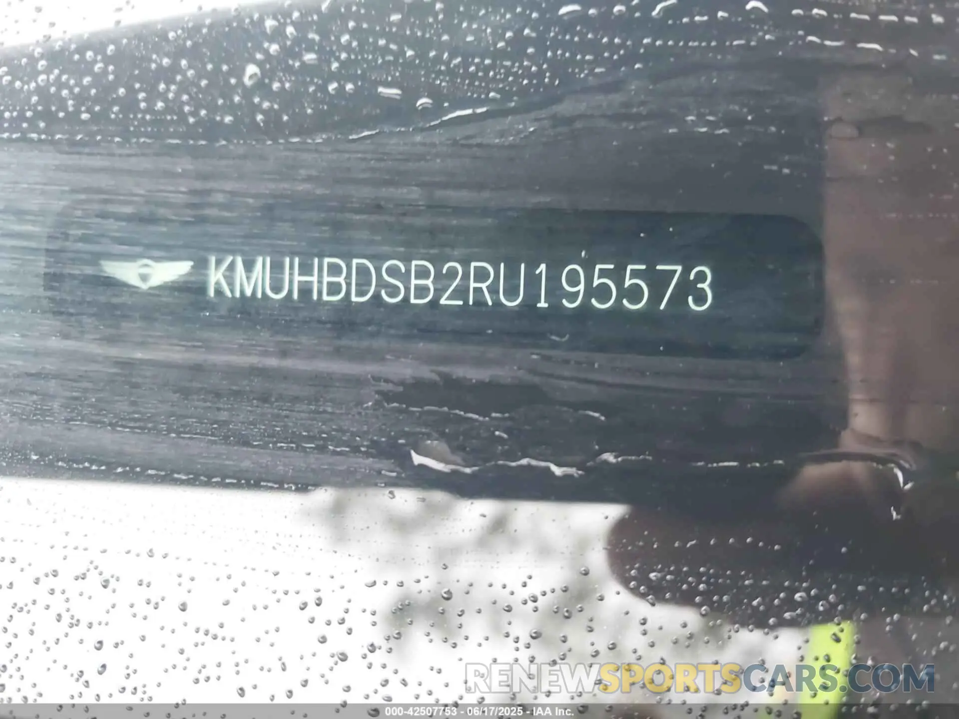 17 Photograph of a damaged car KMUHBDSB2RU195573 GENESIS GV80 2024